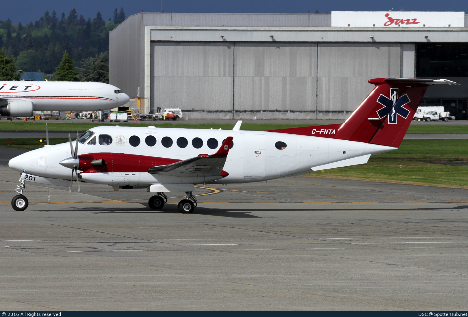 Photo of C-FNTA - Beechcraft B300 Super King Air 350 operated by Northern Thunderbird Air