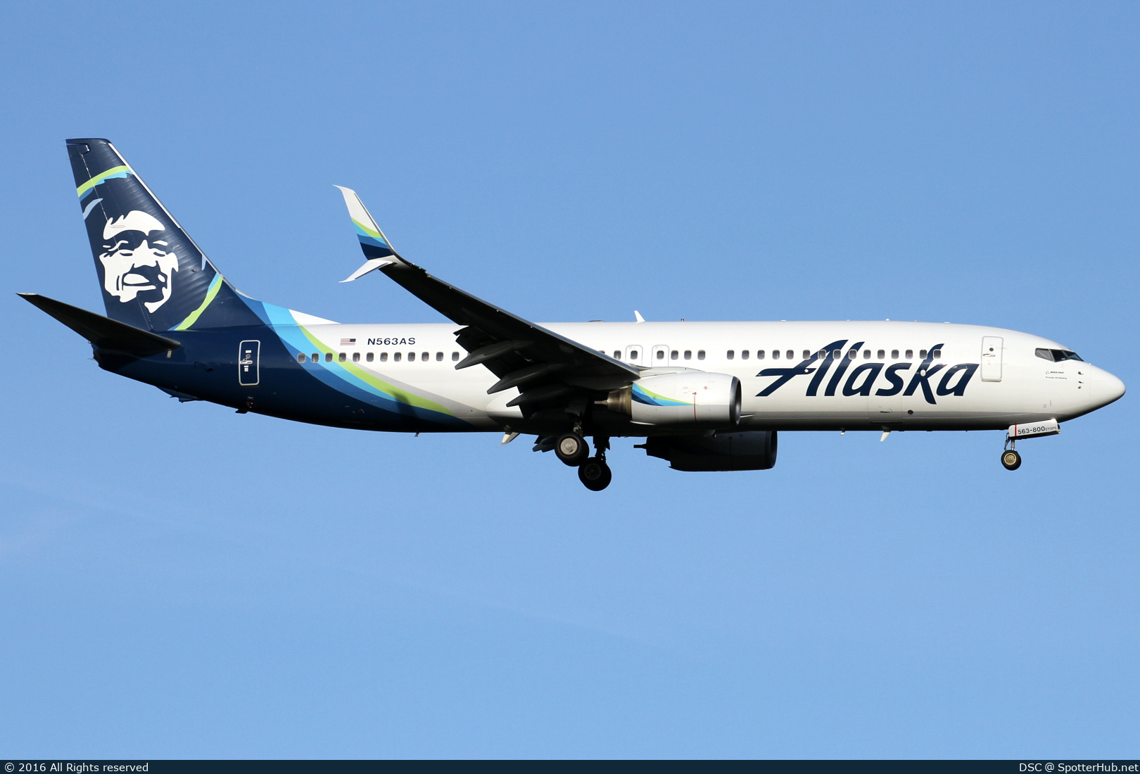 Photo of N563AS - Boeing 737-890 operated by Alaska Airlines