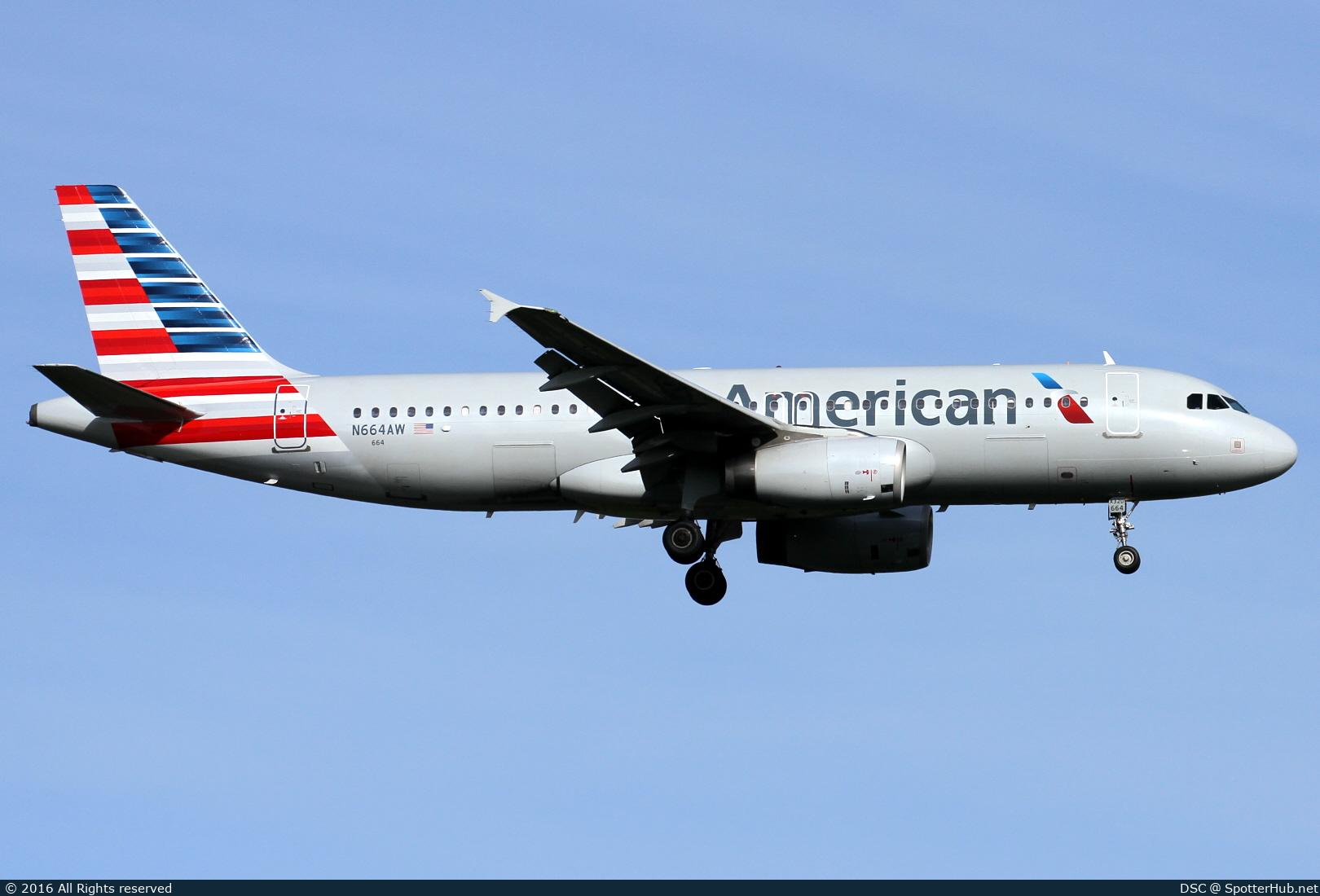 Photo of N664AW - Airbus A320-232 operated by American Airlines