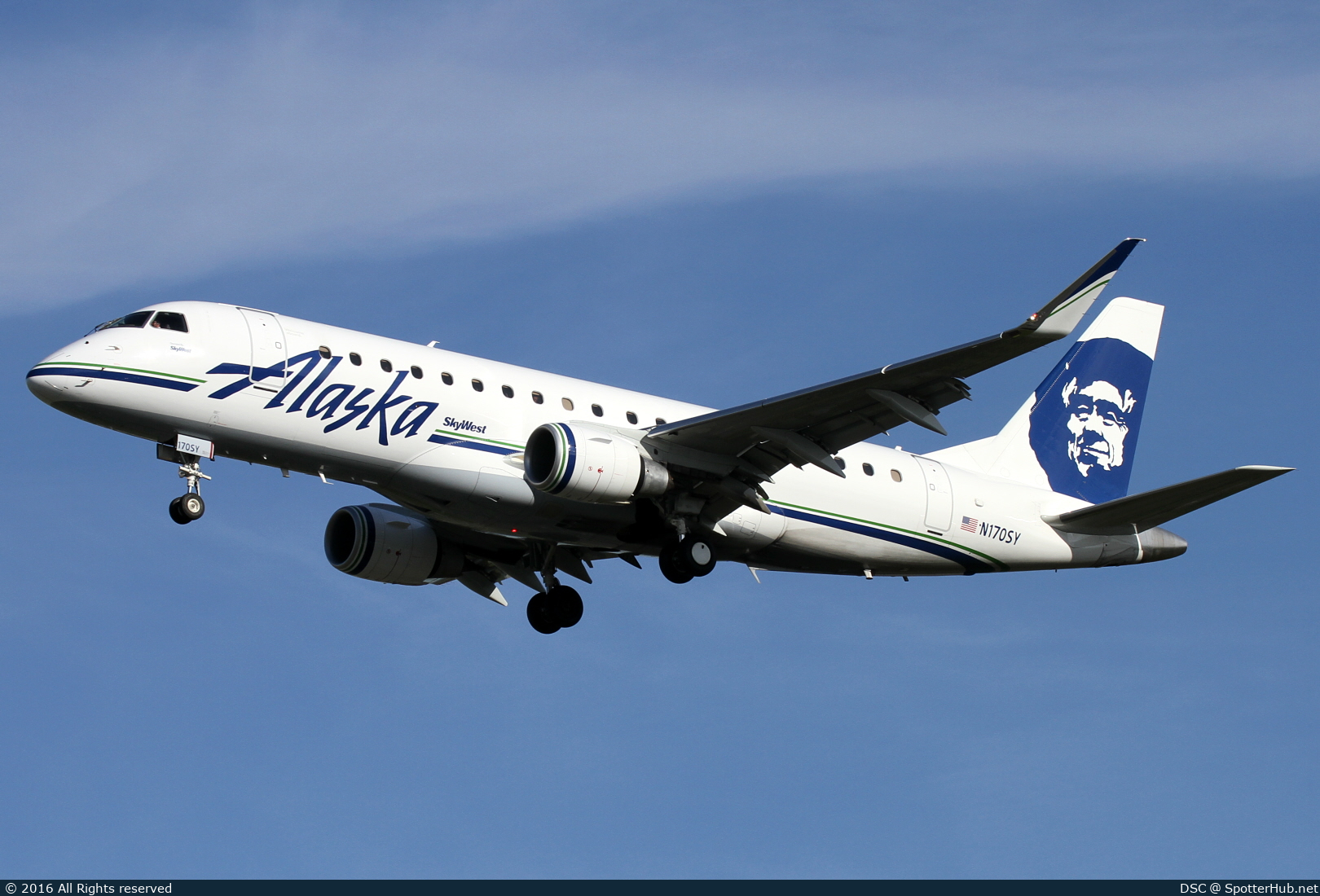 Photo of N170SY - Embraer ERJ-175LR operated by Alaska Airlines (opb Skywest Airlines)