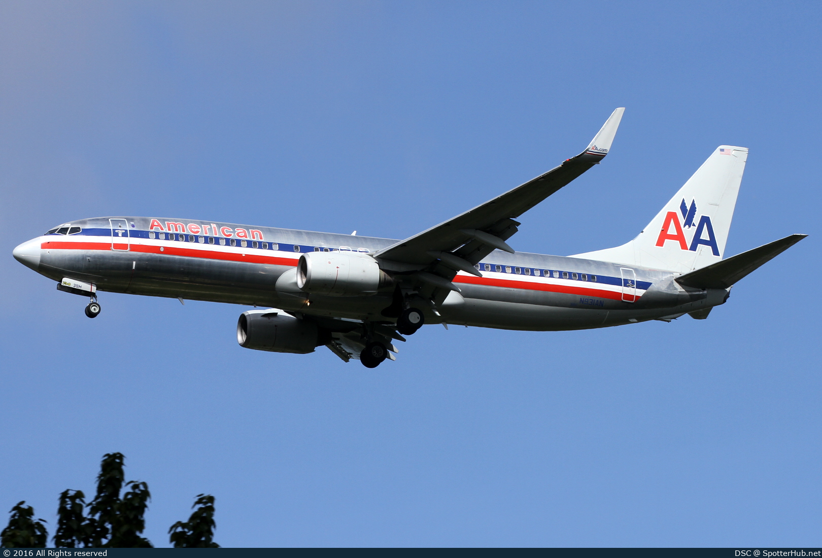Photo of N931AN - Boeing 737-823 operated by American Airlines
