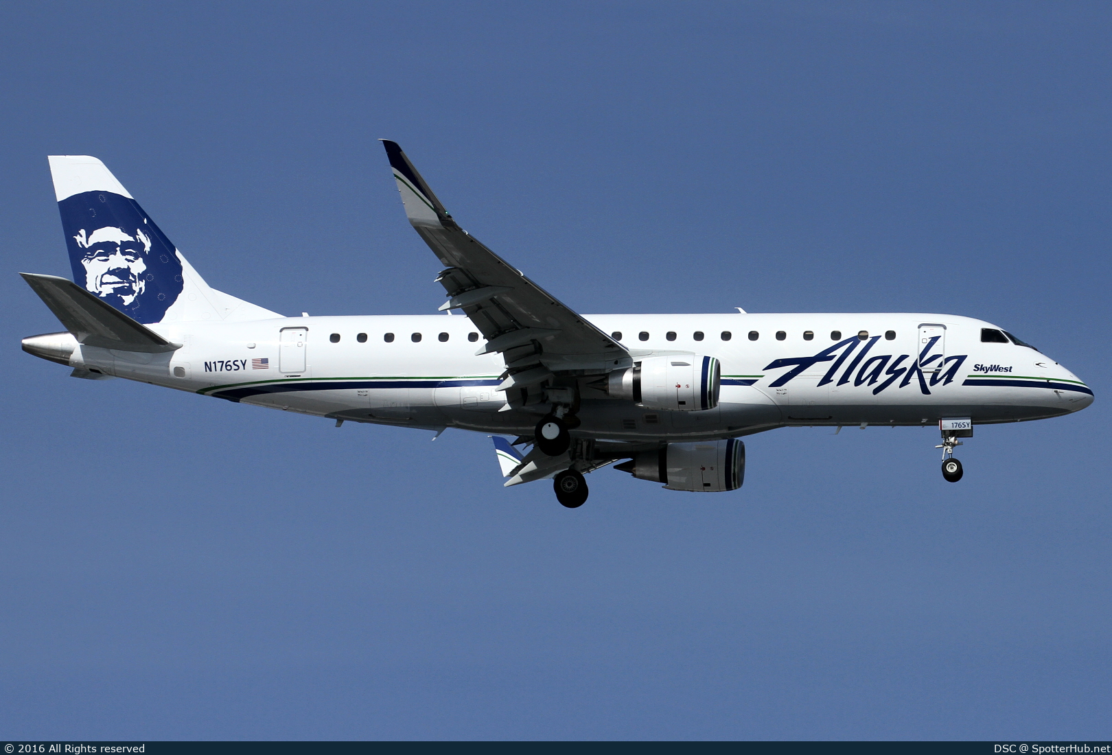 Photo of N176SY - Embraer ERJ-175LR operated by Alaska Airlines (opb Skywest Airlines)