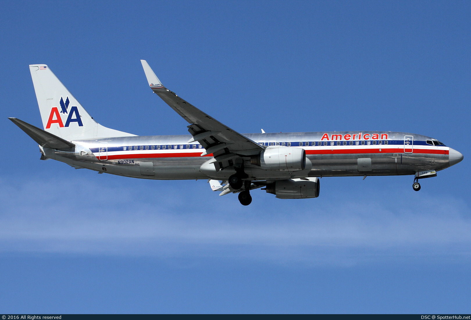 Photo of N902AN - Boeing 737-823 operated by American Airlines
