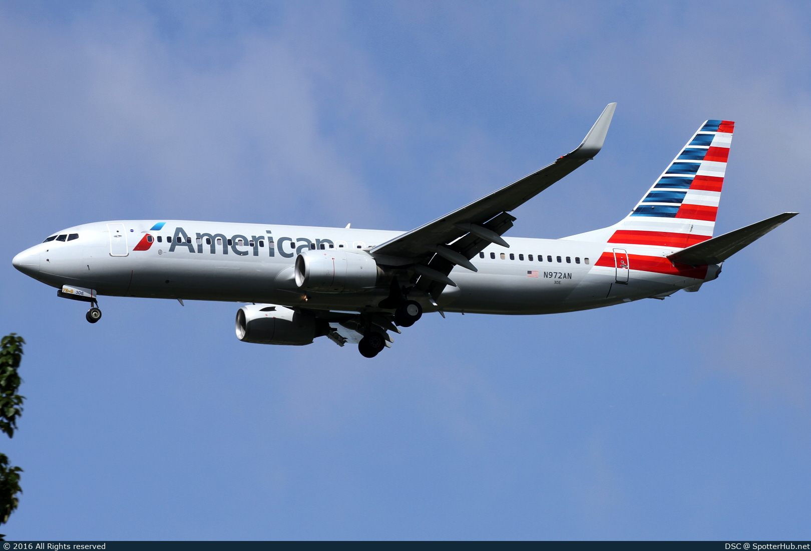 Photo of N972AN - Boeing 737-823 operated by American Airlines