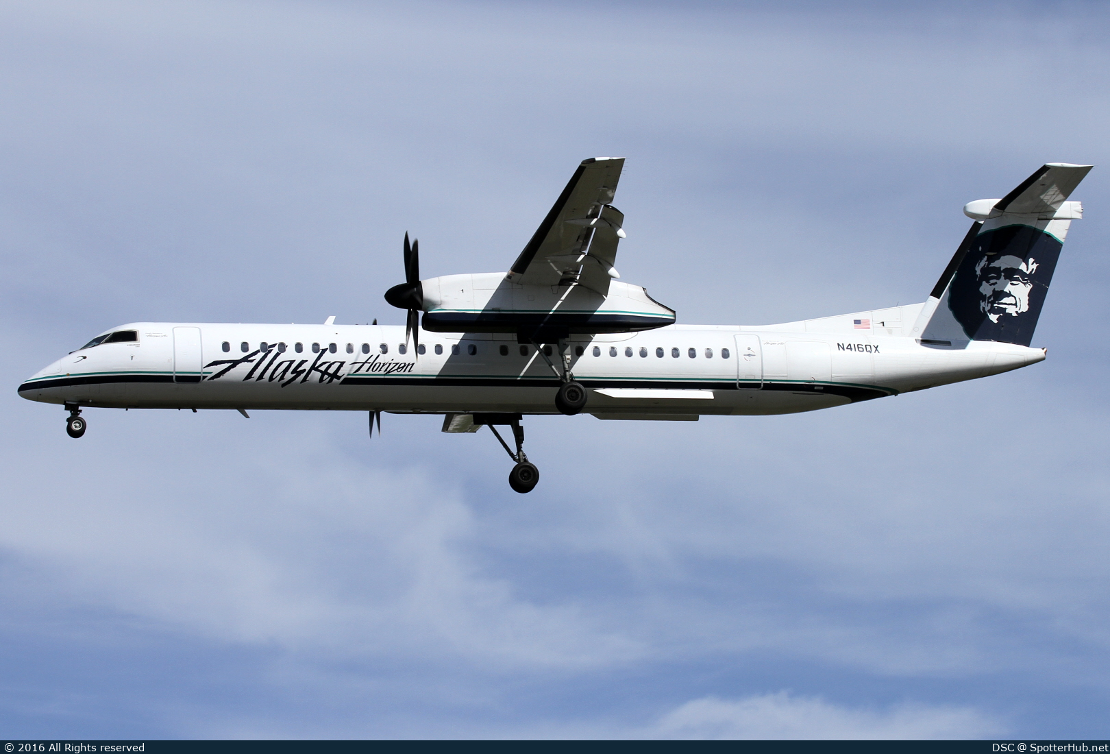 Photo of N416QX - Bombardier DHC-8-402 Dash 8 Q400 operated by Alaska Airlines (opb Horizon Air)