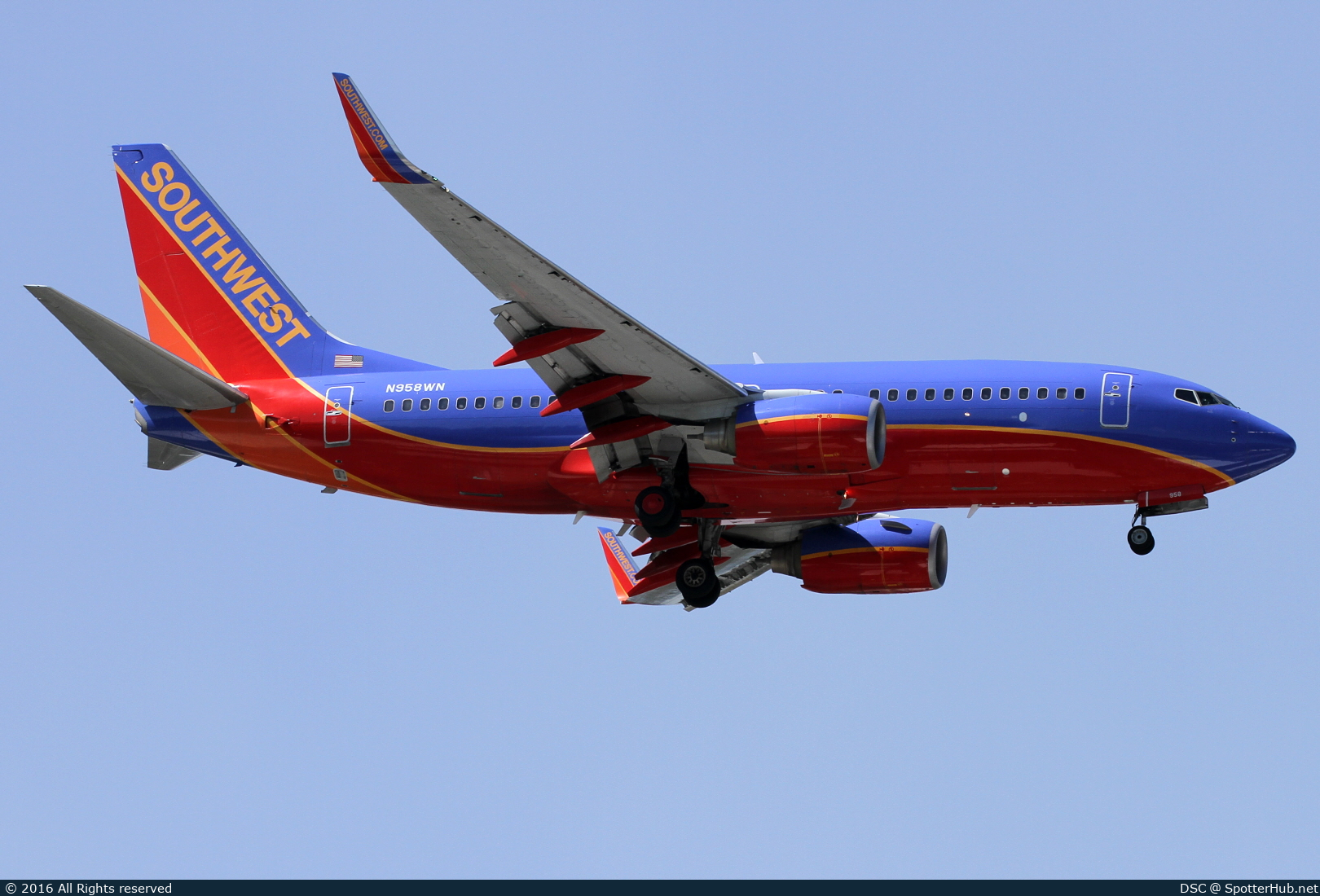 Photo of N958WN - Boeing 737-7H4 operated by Southwest Airlines