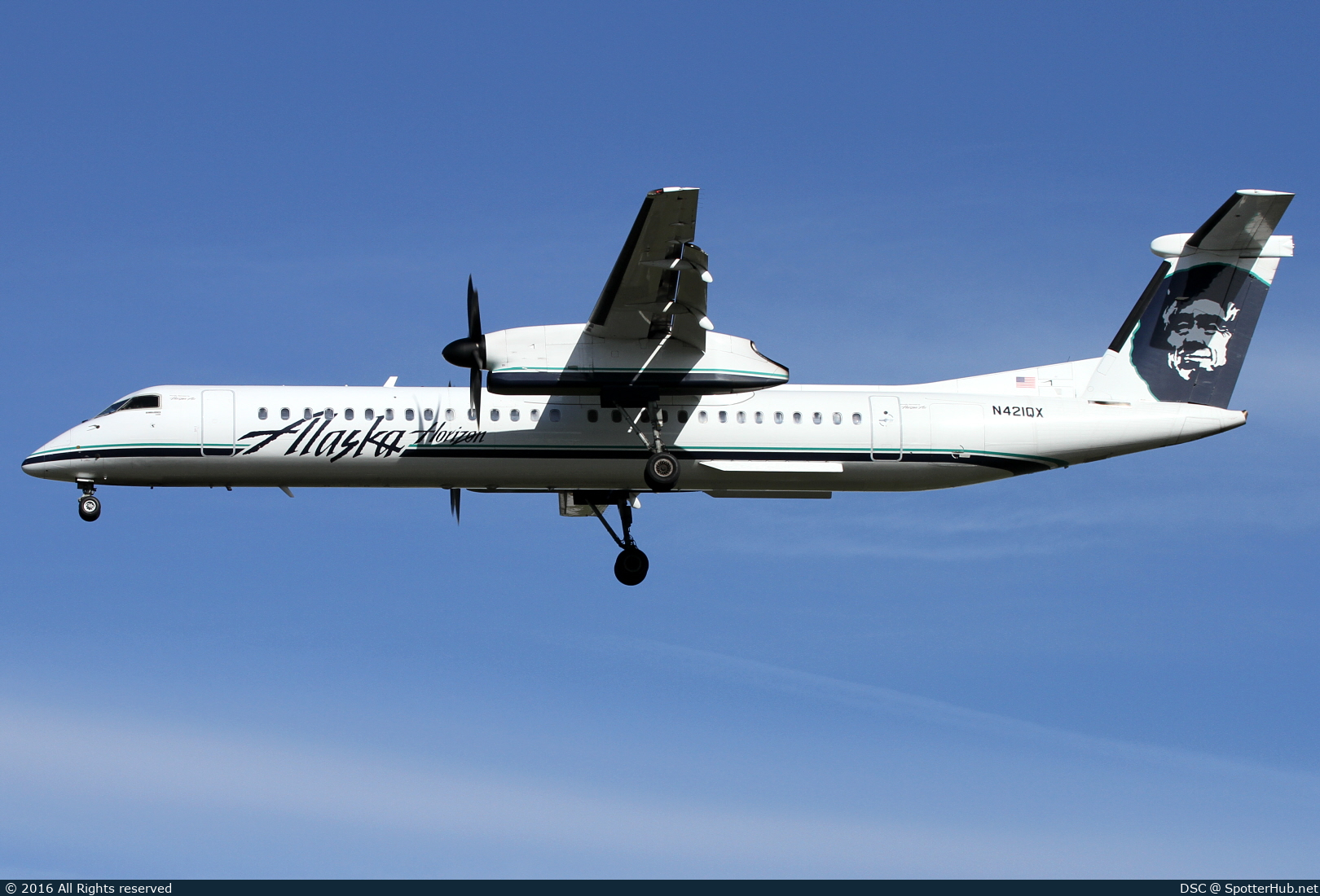 Photo of N421QX - Bombardier DHC-8-402 Dash 8 Q400 operated by Alaska Airlines (opb Horizon Air)