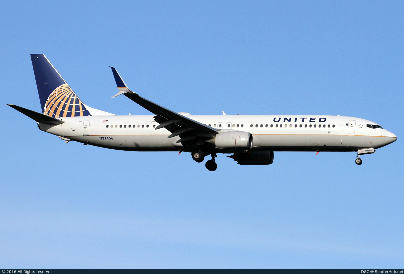 Photo of N37456 - Boeing 737-924(ER) operated by United Airlines