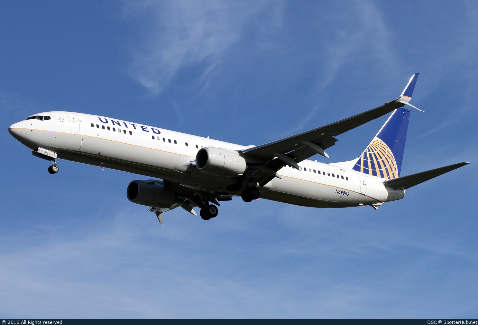 Photo of N69885 - Boeing 737-924(ER) operated by United Airlines