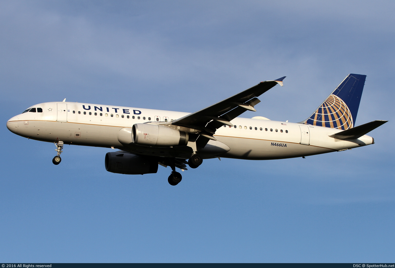 Photo of N466UA - Airbus A320-232 operated by United Airlines
