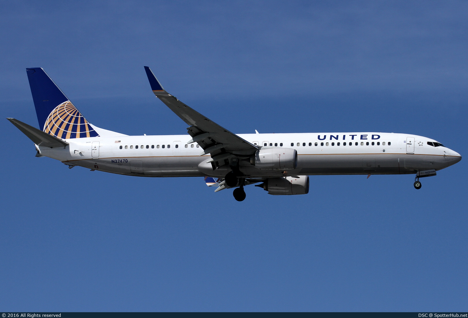 Photo of N37470 - Boeing 737-924(ER) operated by United Airlines