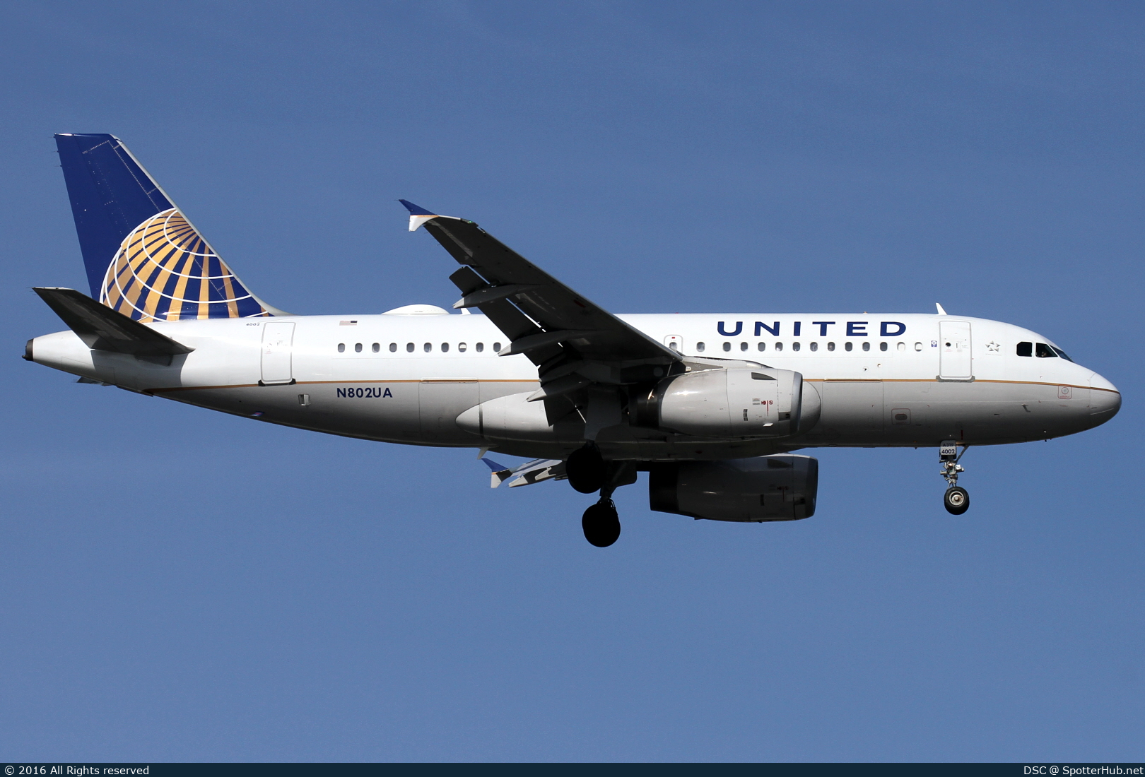 Photo of N802UA - Airbus A319-131 operated by United Airlines