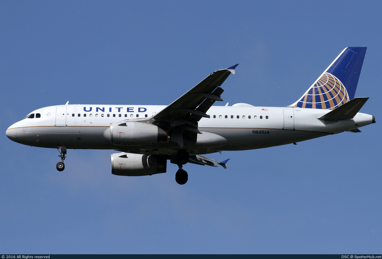 Photo of N841UA - Airbus A319-131 operated by United Airlines