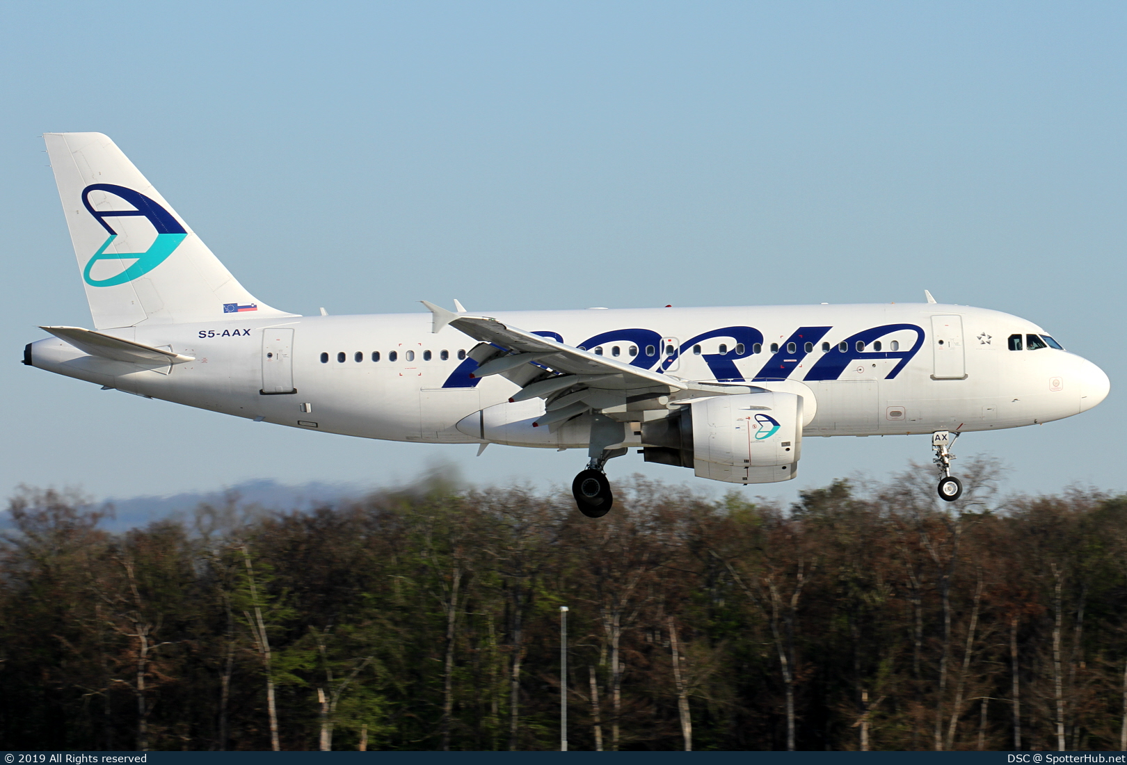 Photo of S5-AAX - Airbus A319-111 operated by Adria Airways