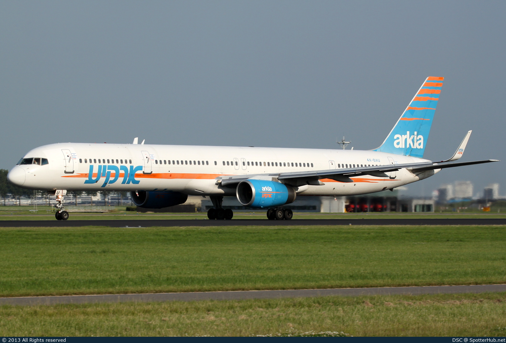 Photo of 4X-BAU - Boeing 757-3E7 operated by Arkia Israeli Airlines