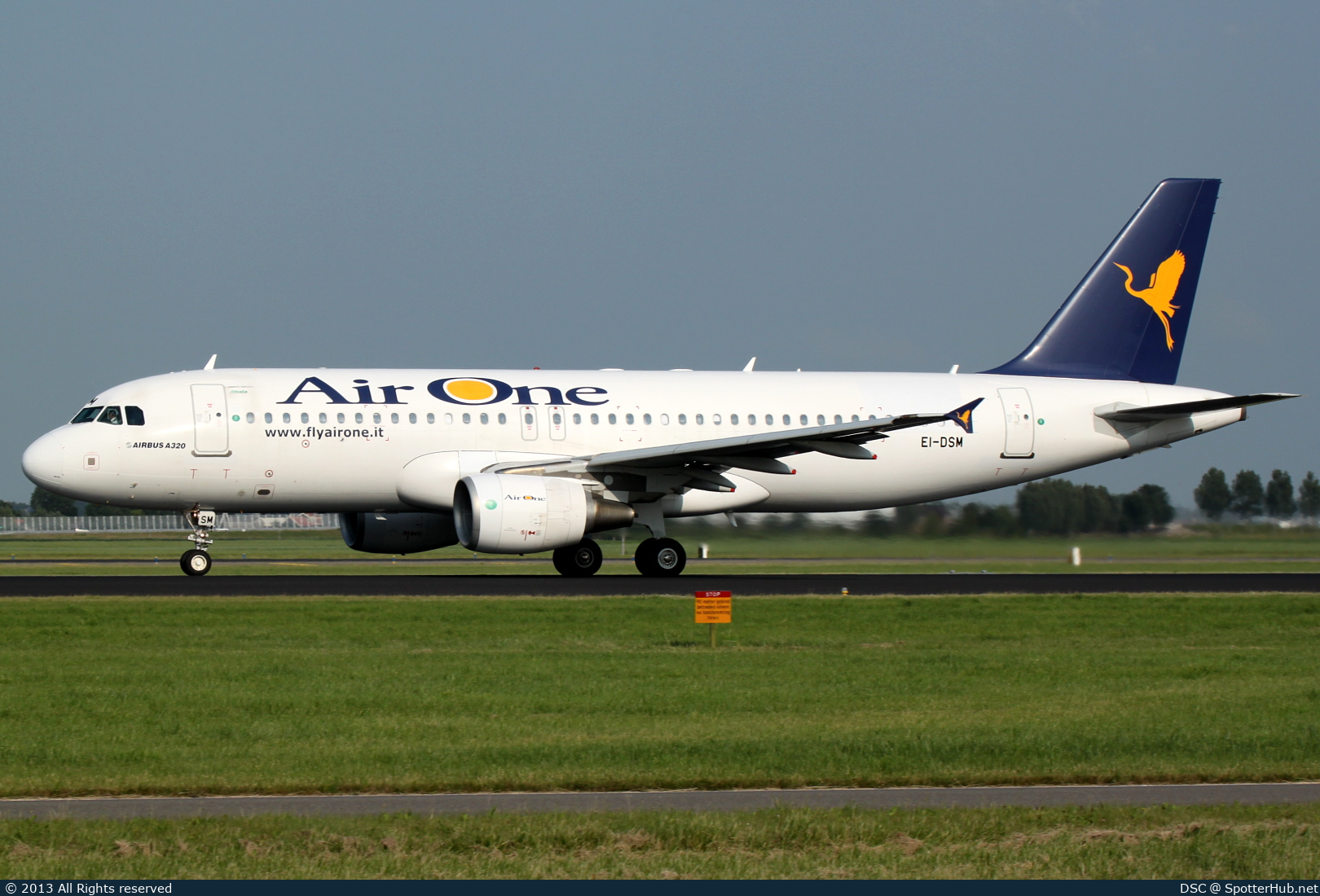 Photo of EI-DSM - Airbus A320-216 operated by Air One