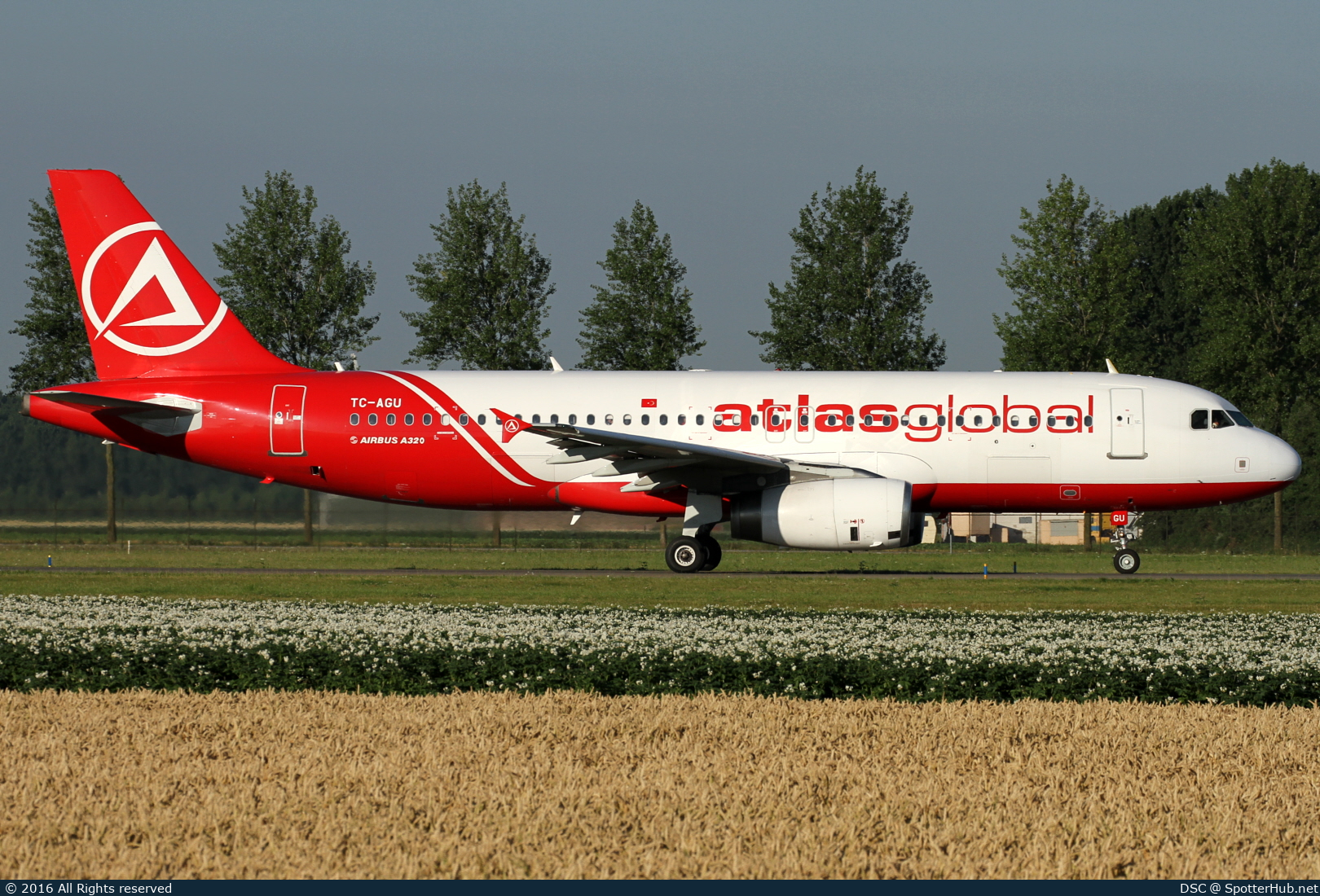 Photo of TC-AGU - Airbus A320-232 operated by AtlasGlobal