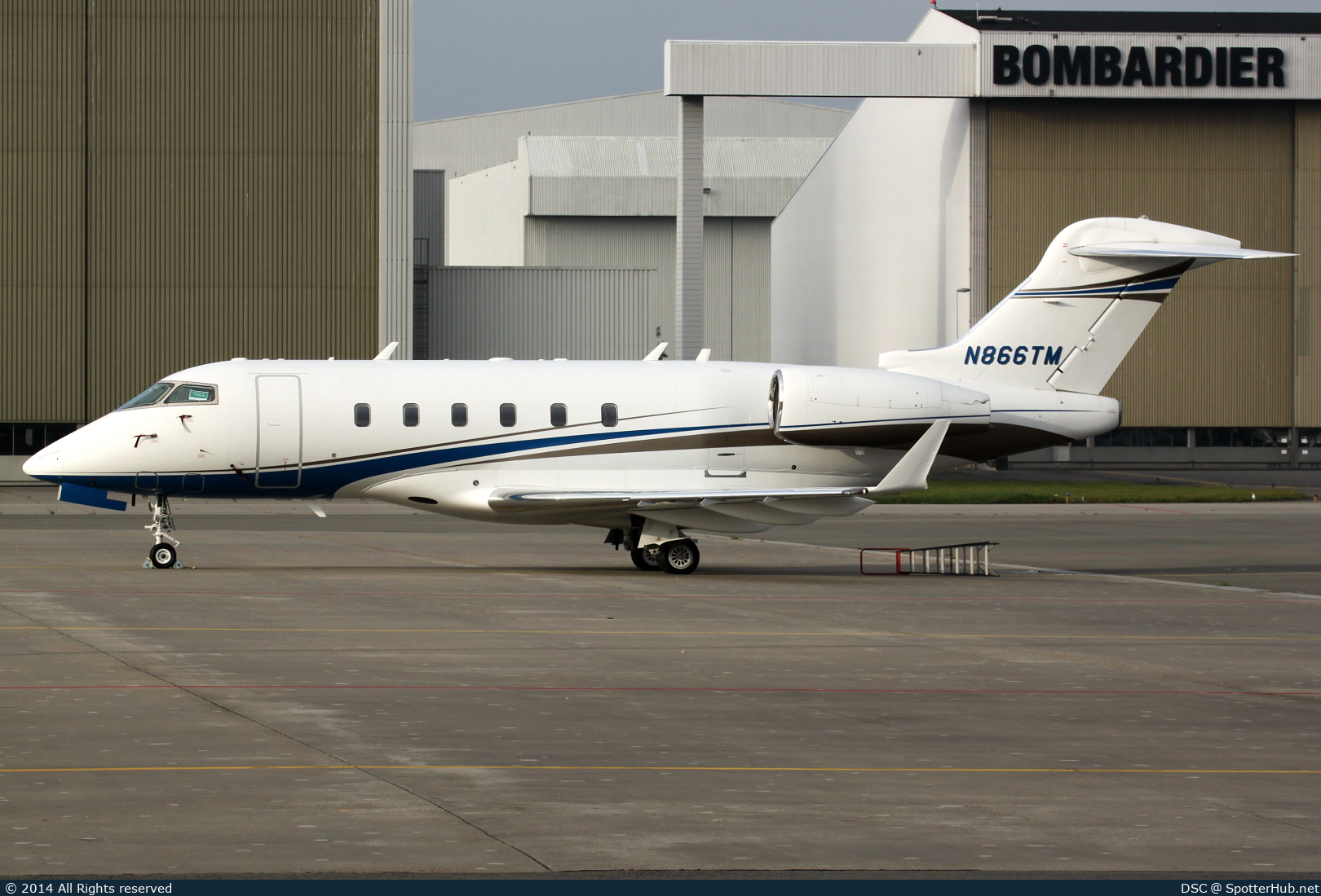 Photo of N866TM - Bombardier Challenger 300 operated by Talon Air