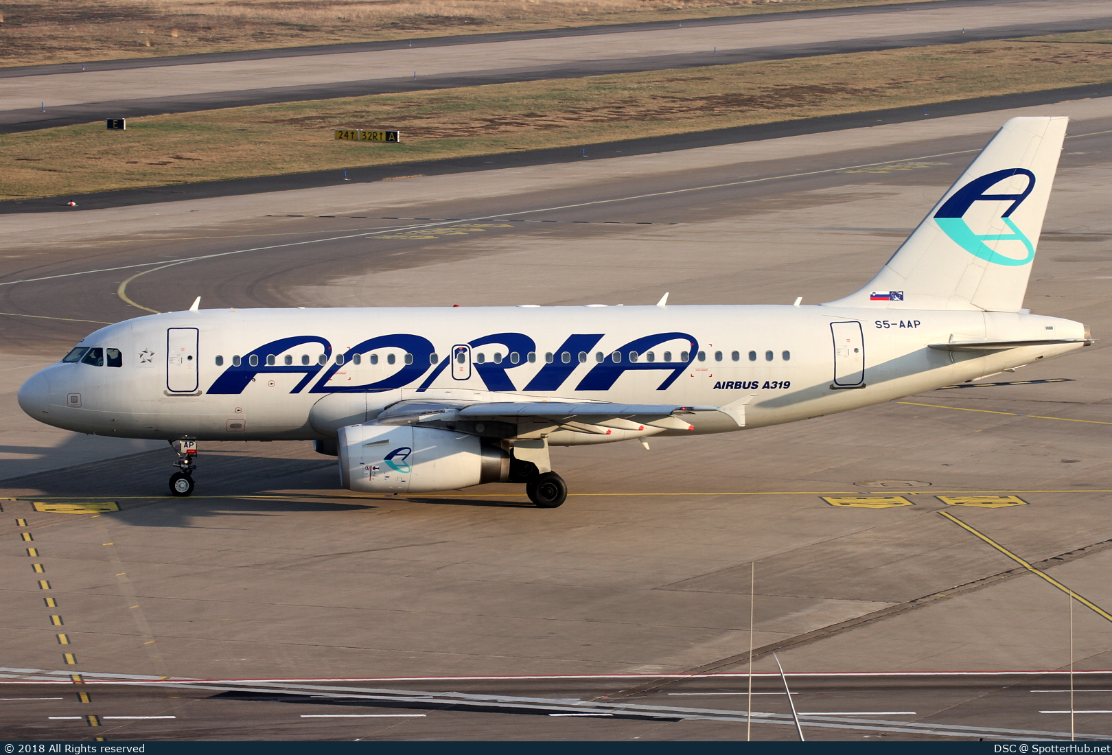 Photo of S5-AAP - Airbus A319-132 operated by Adria Airways