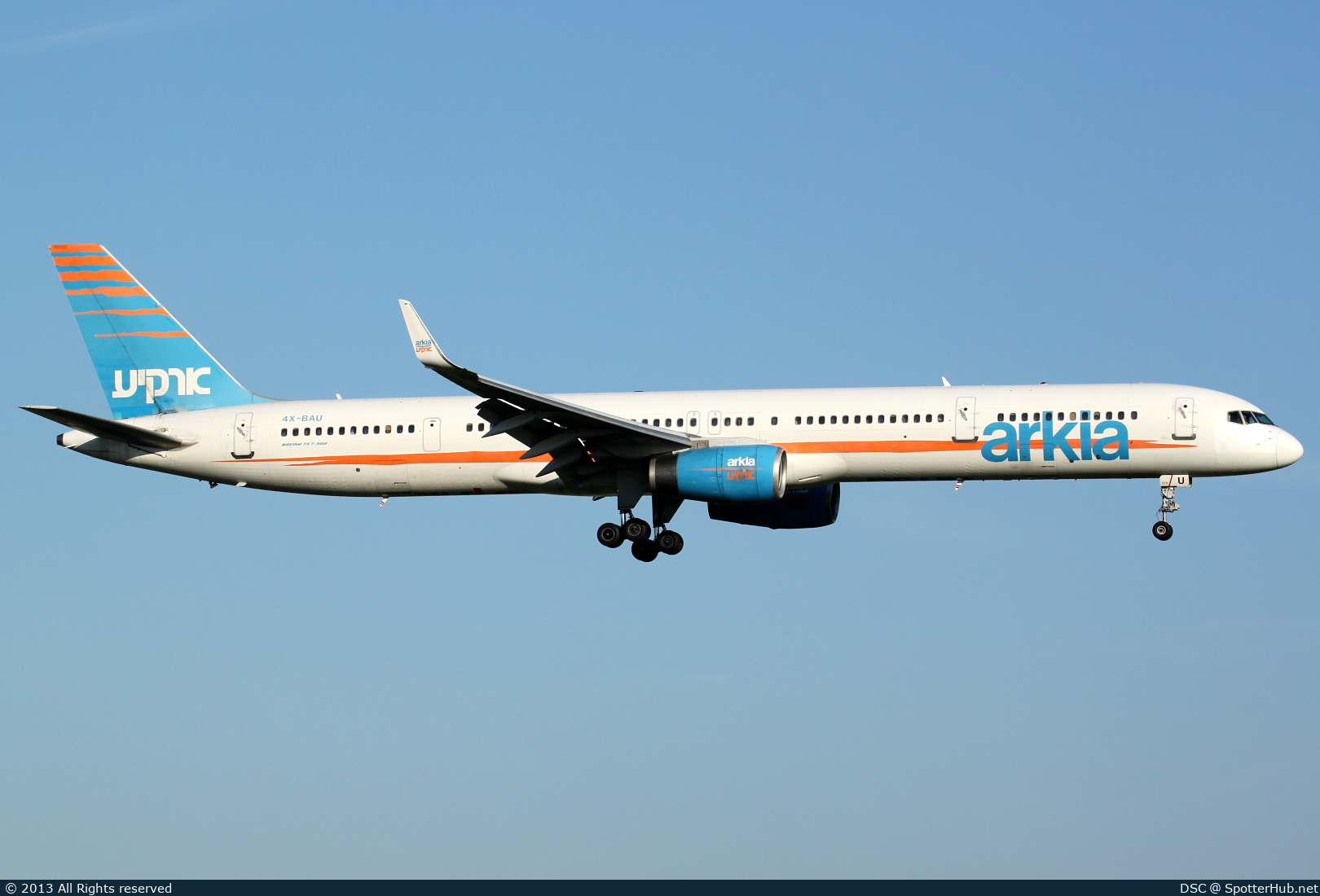 Photo of 4X-BAU - Boeing 757-3E7 operated by Arkia Israeli Airlines