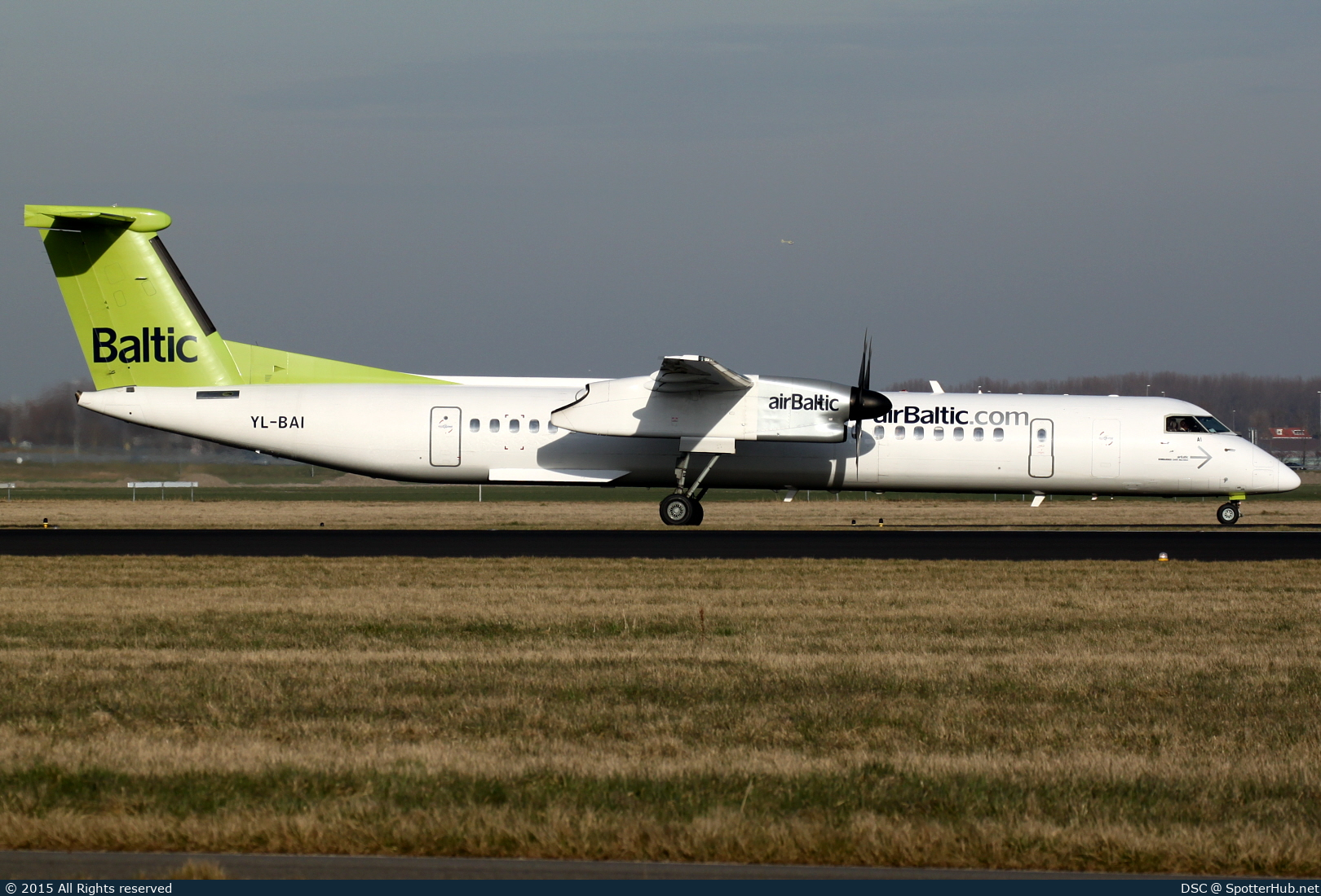Photo of YL-BAI - Bombardier DHC-8-402 Dash 8 Q400 operated by airBaltic