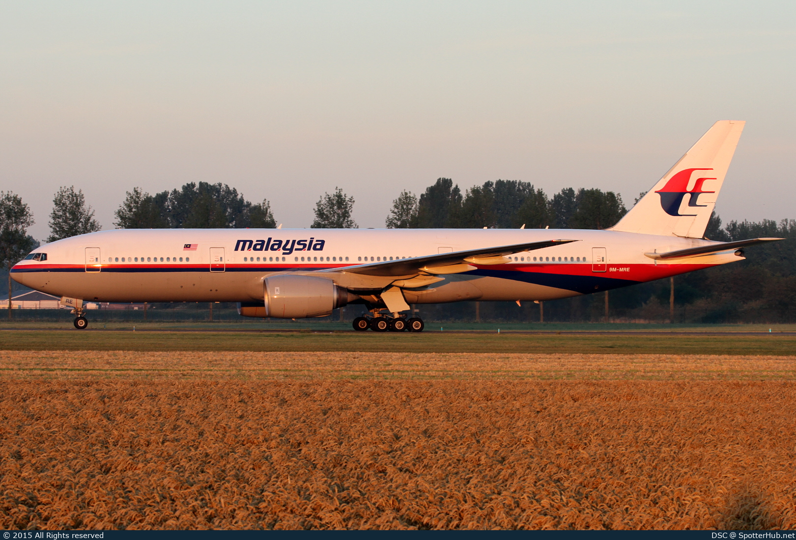 Photo of 9M-MRE - Boeing 777-2H6(ER) operated by Malaysia Airlines