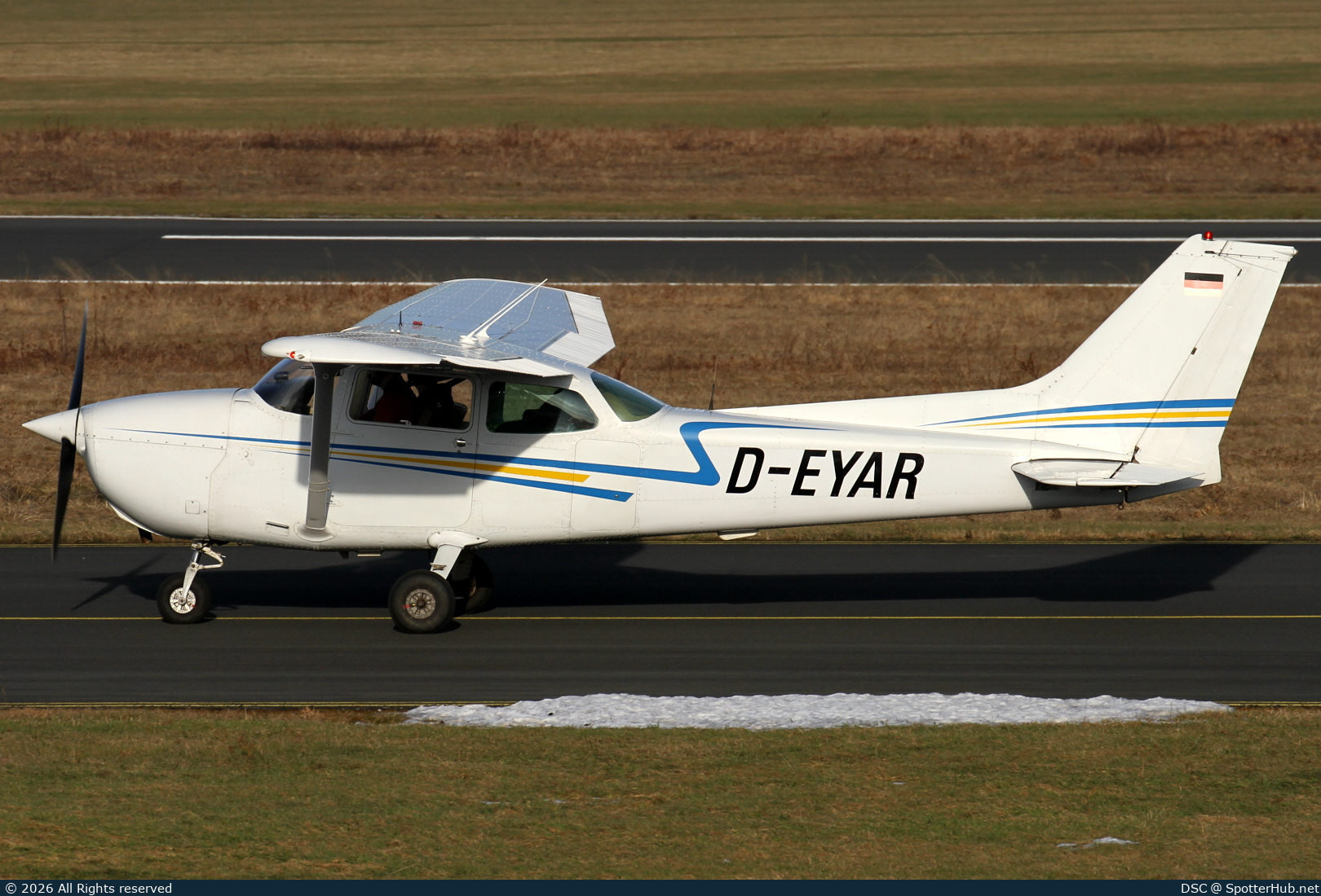 Photo of D-EYAR - Cessna 172P Skyhawk operated by Luftfahrtverein Essen
