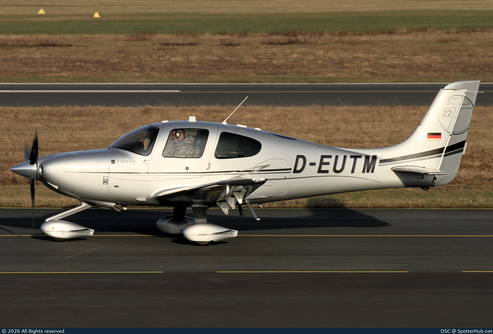 Photo of D-EUTM - Cirrus SR22T G3 GTS operated by Private