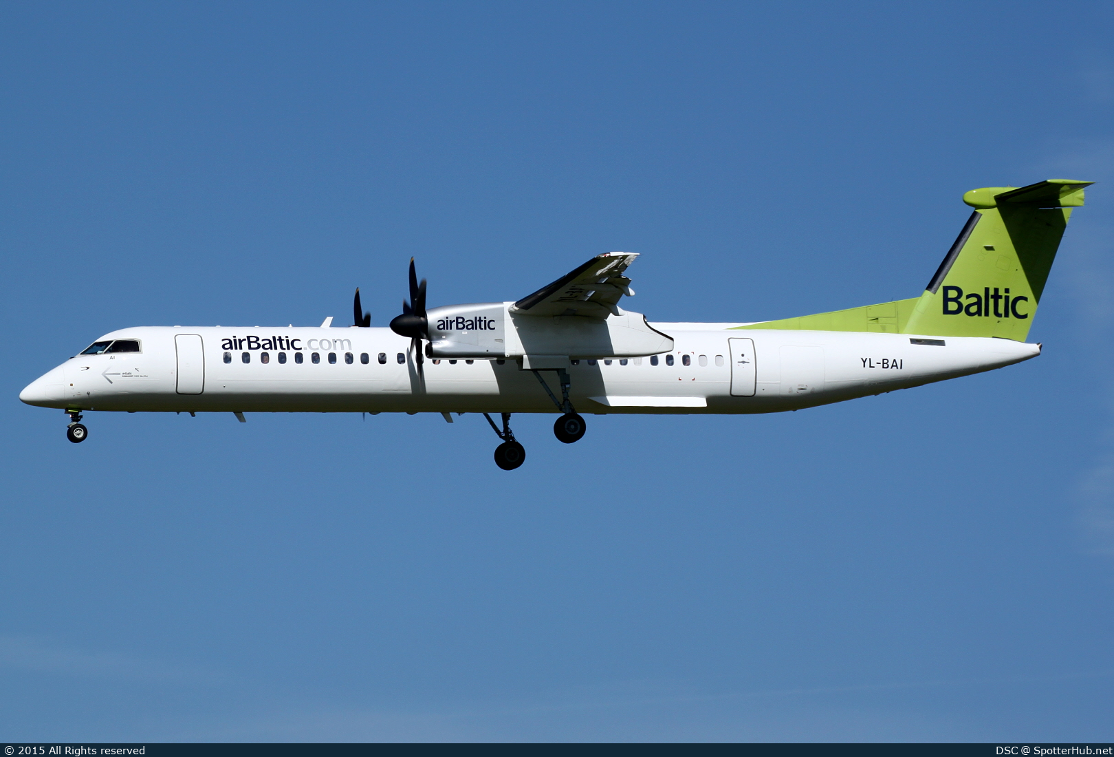 Photo of YL-BAI - Bombardier DHC-8-402 Dash 8 Q400 operated by airBaltic