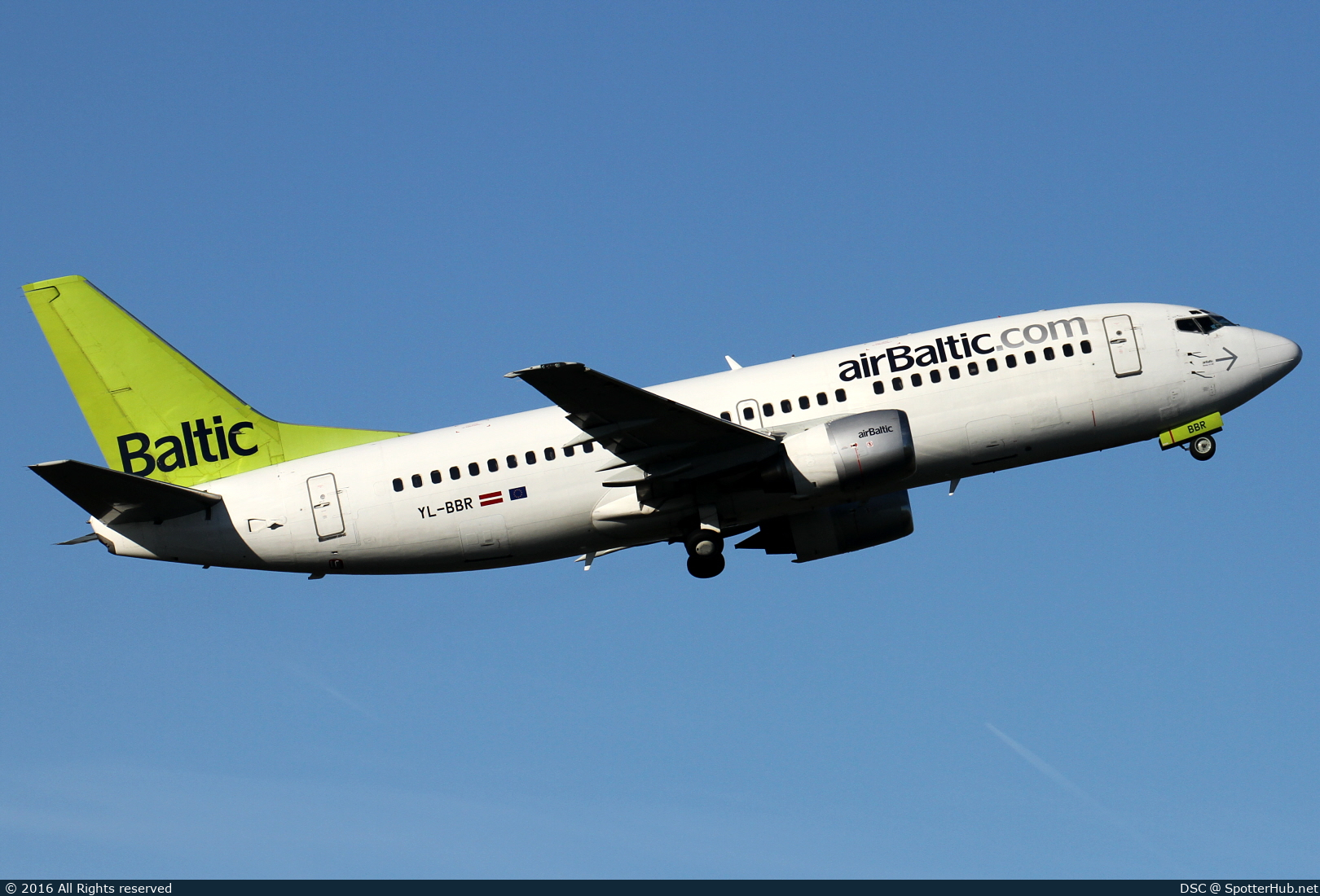 Photo of YL-BBR - Boeing 737-31S operated by airBaltic