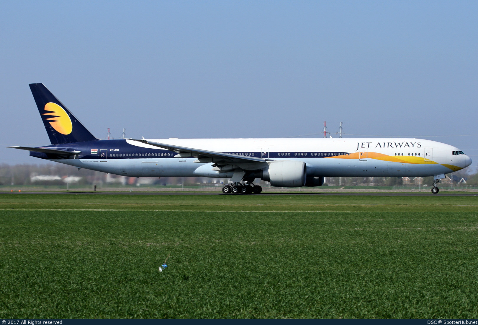 Photo of VT-JEU - Boeing 777-35R(ER) operated by Jet Airways