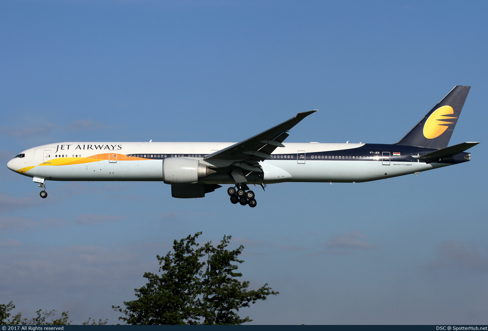 Photo of VT-JES - Boeing 777-35R(ER) operated by Jet Airways