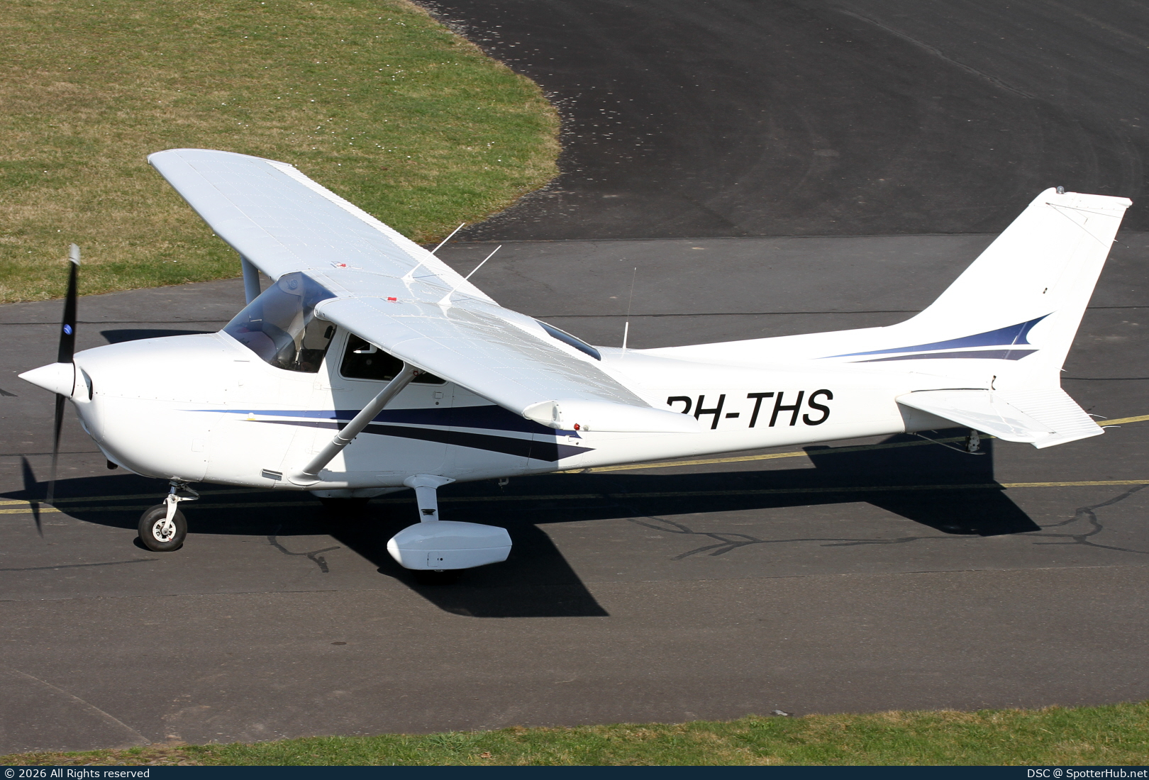 Photo of PH-THS - Cessna 172N Skyhawk II operated by Private