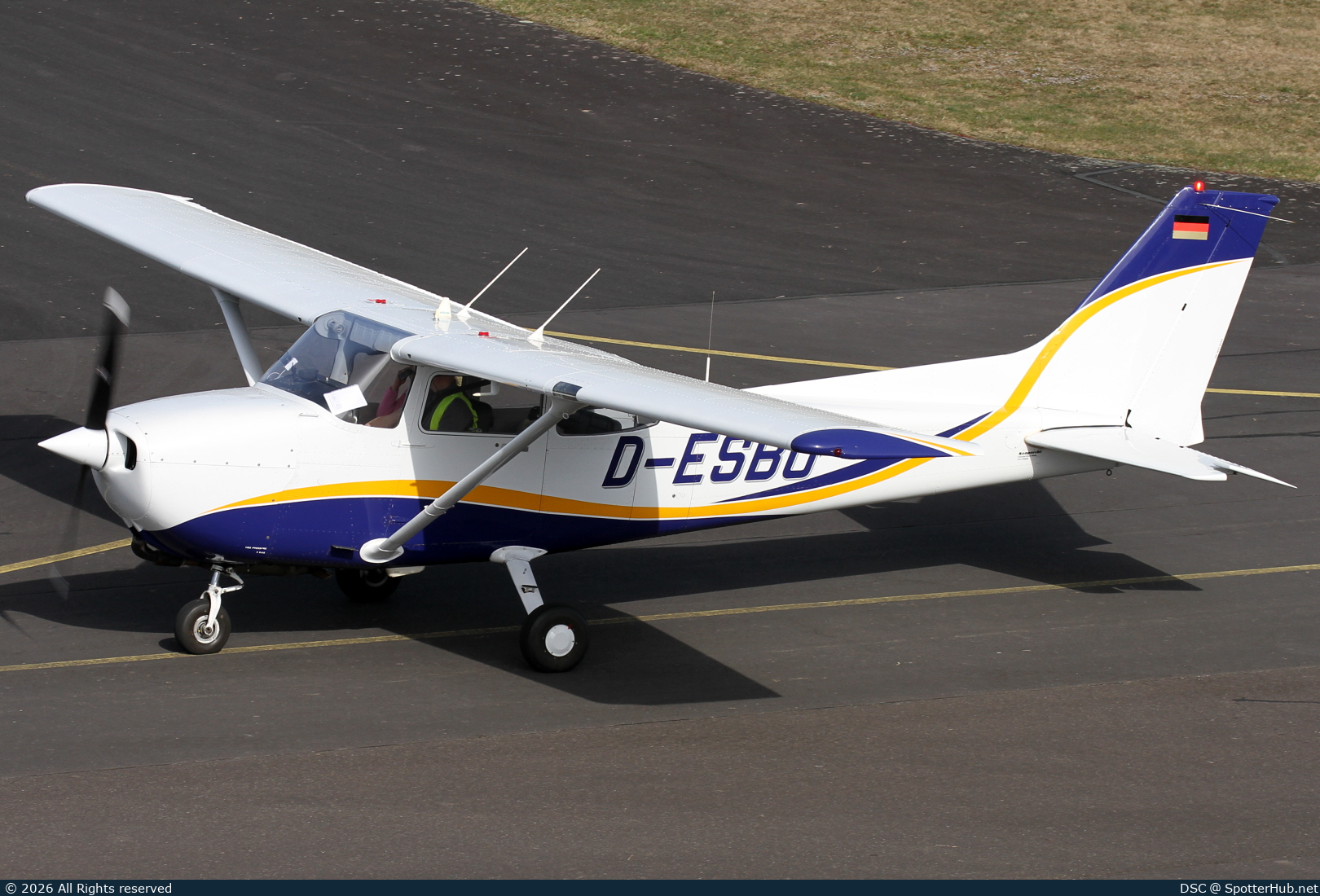 Photo of D-ESBO - Reims-Cessna F172P Skyhawk II operated by Hanseatischer Fliegerclub Düsseldorf
