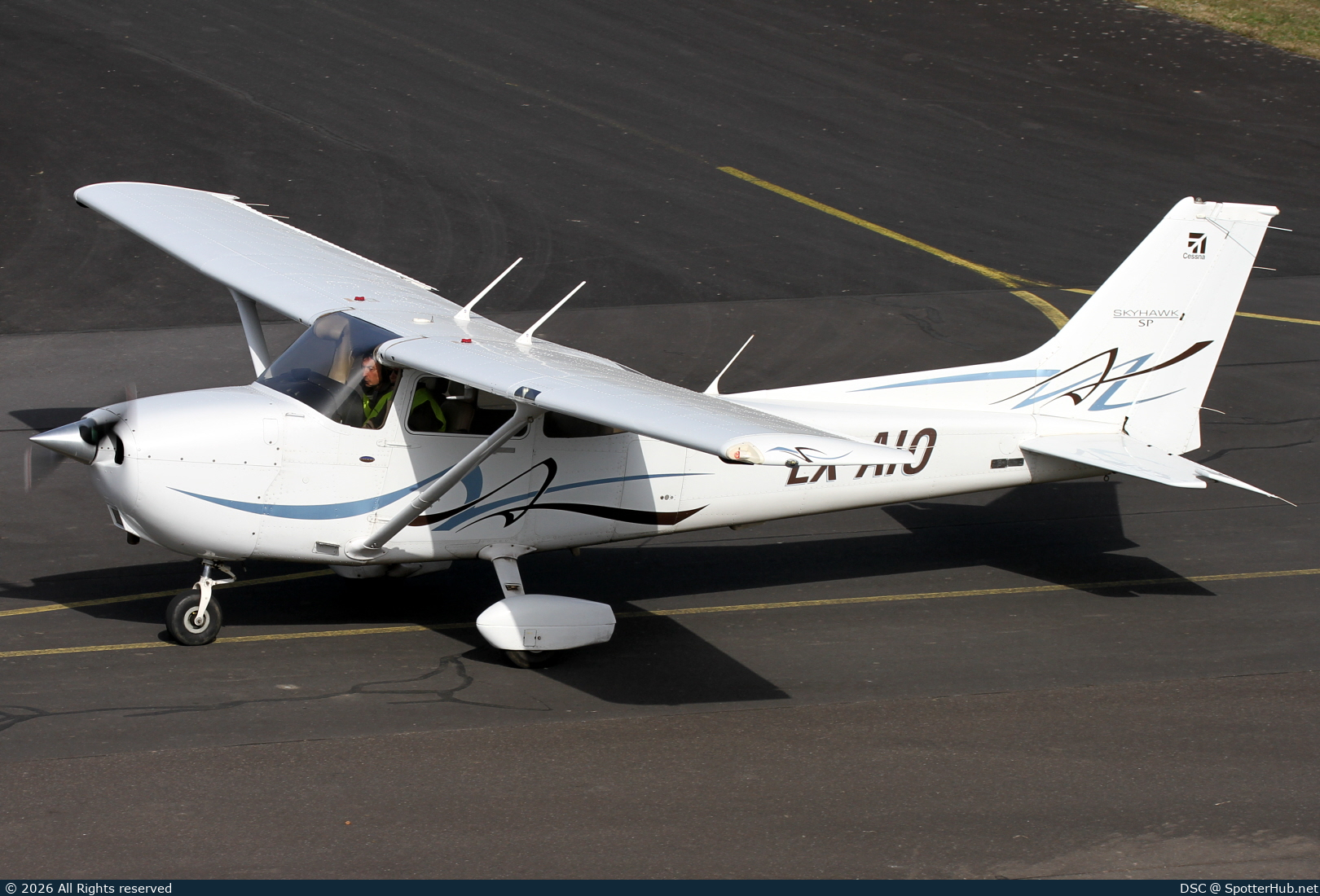Photo of LX-AIO - Cessna 172S Skyhawk SP operated by Aéro-Sport Luxembourg