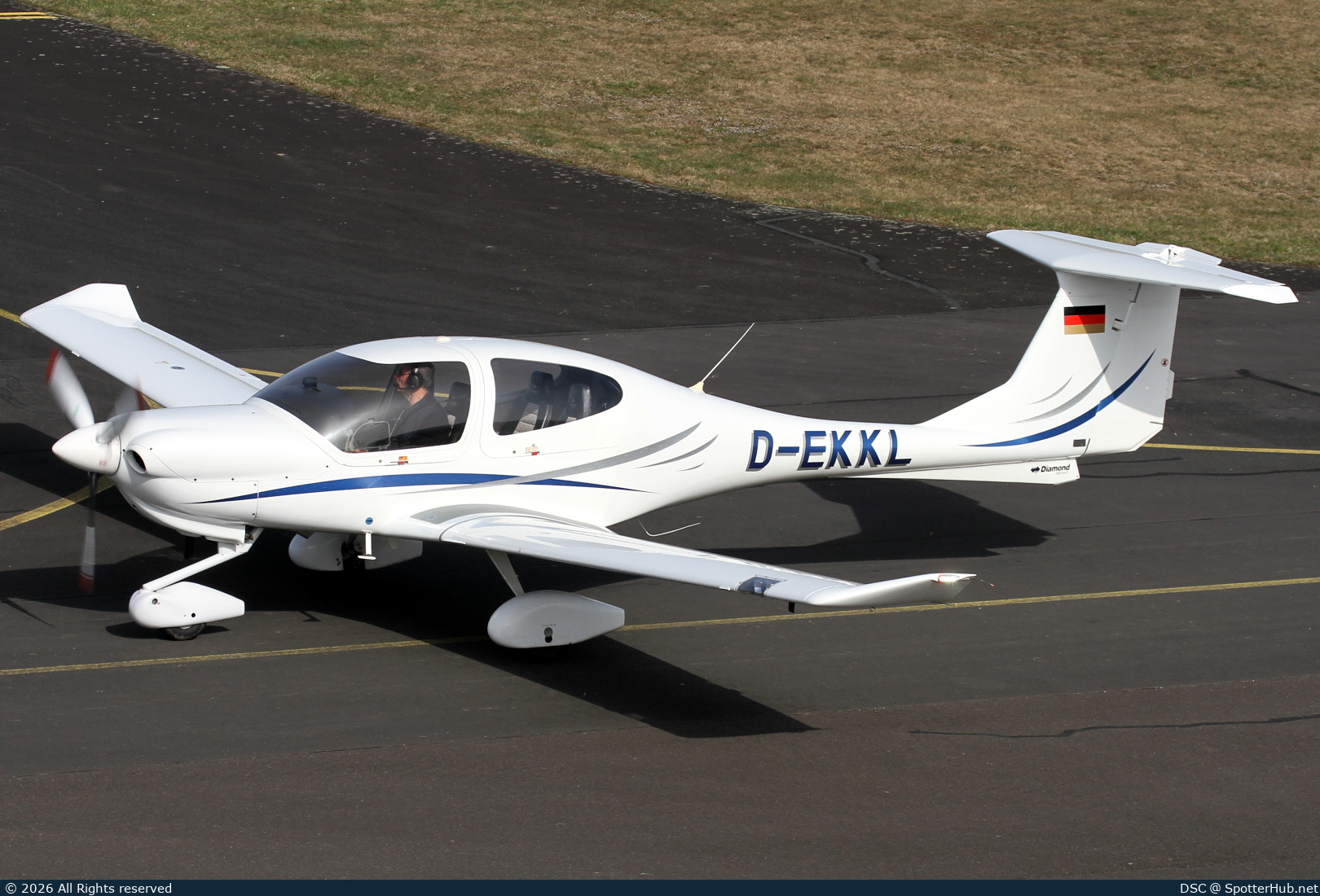 Photo of D-EKKL - Diamond DA40 Diamond Star operated by Private