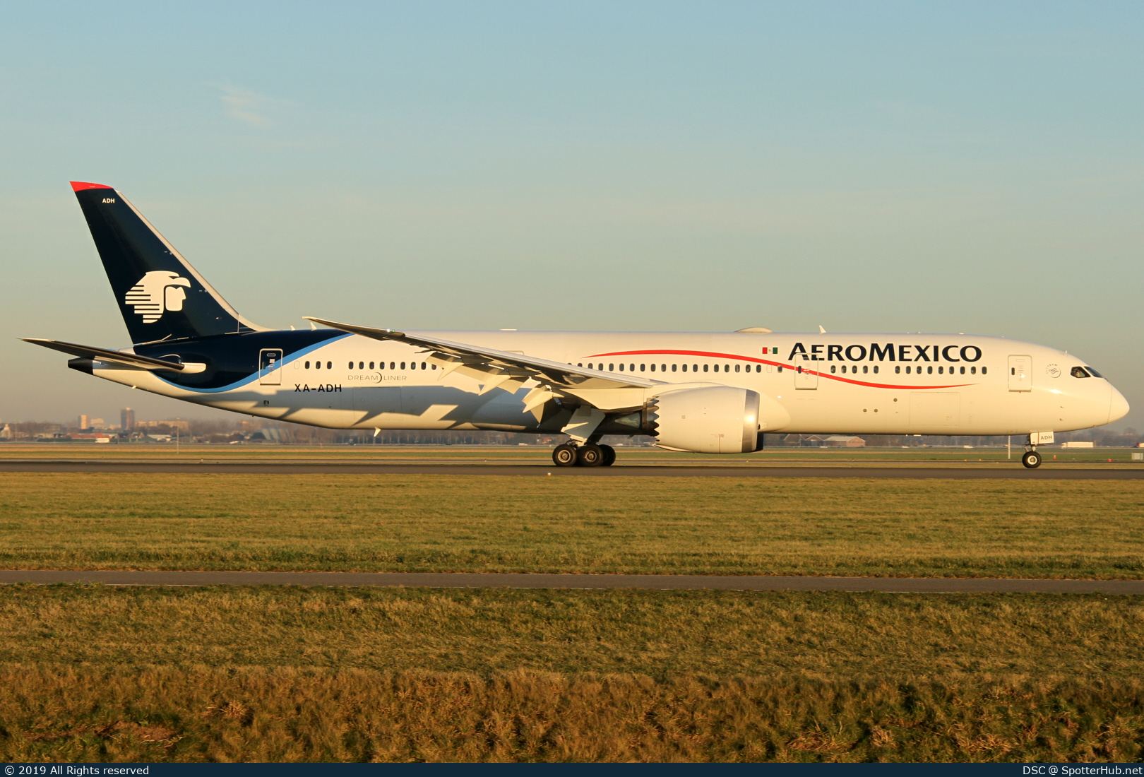 Photo of XA-ADH - Boeing 787-9 Dreamliner operated by Aeroméxico