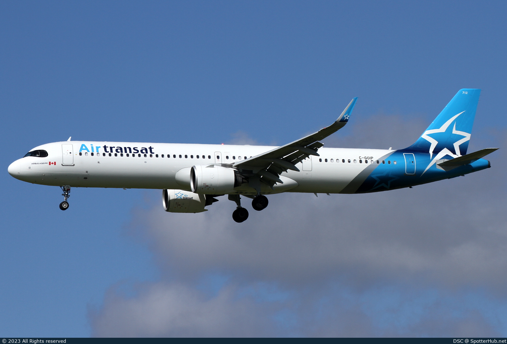 Photo of C-GOIP - Airbus A321-271NX operated by Air Transat