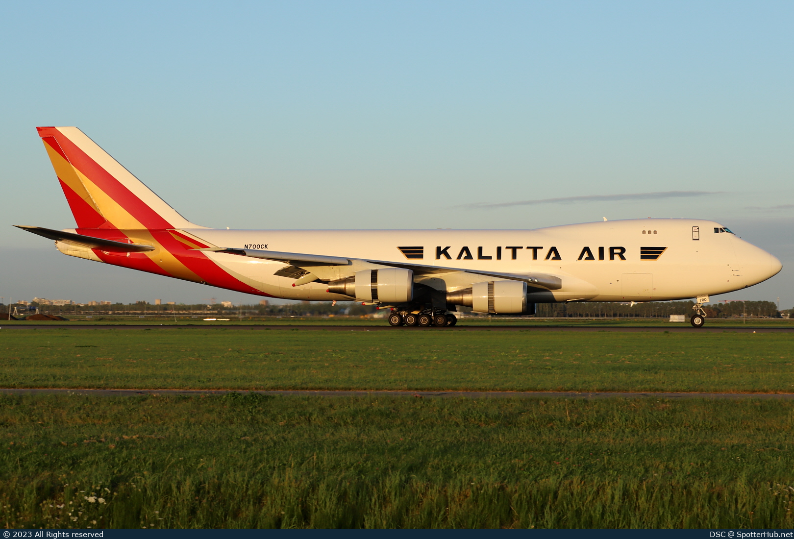 Photo of N700CK - Boeing 747-4R7F operated by Kalitta Air