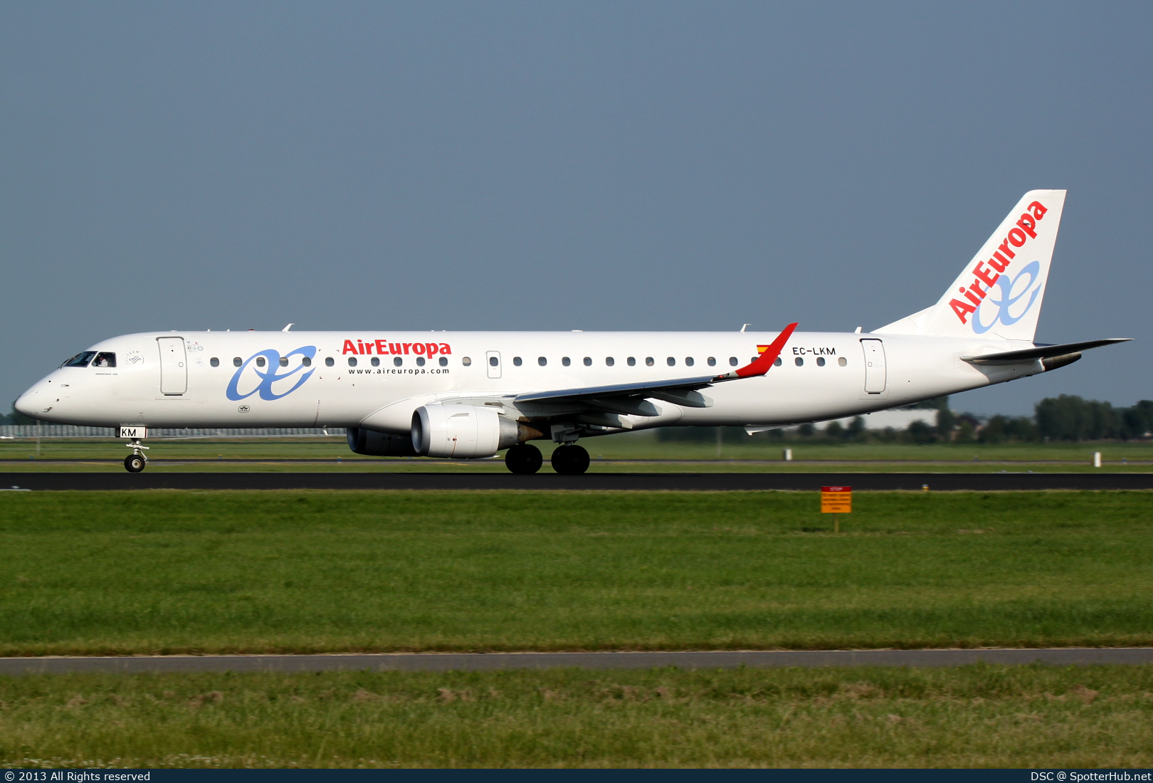 Photo of EC-LKM - Embraer ERJ-195LR operated by Air Europa