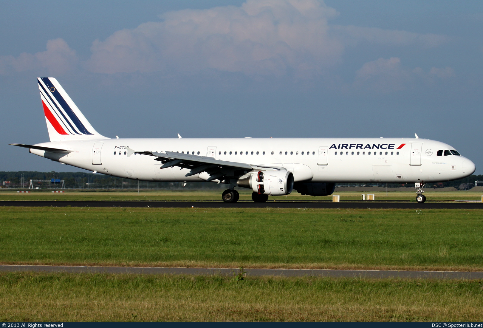 Photo of F-GTAN - Airbus A321-212 operated by Air France