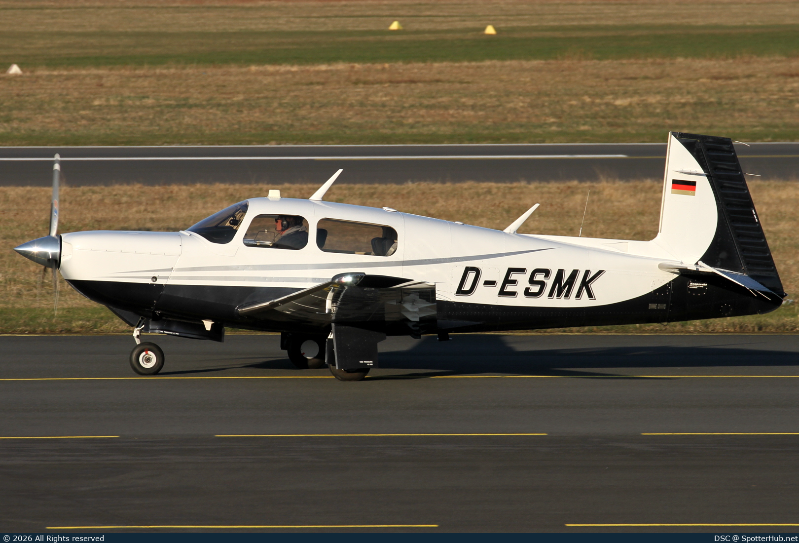 Photo of D-ESMK - Mooney M20K 252 TSE operated by Private