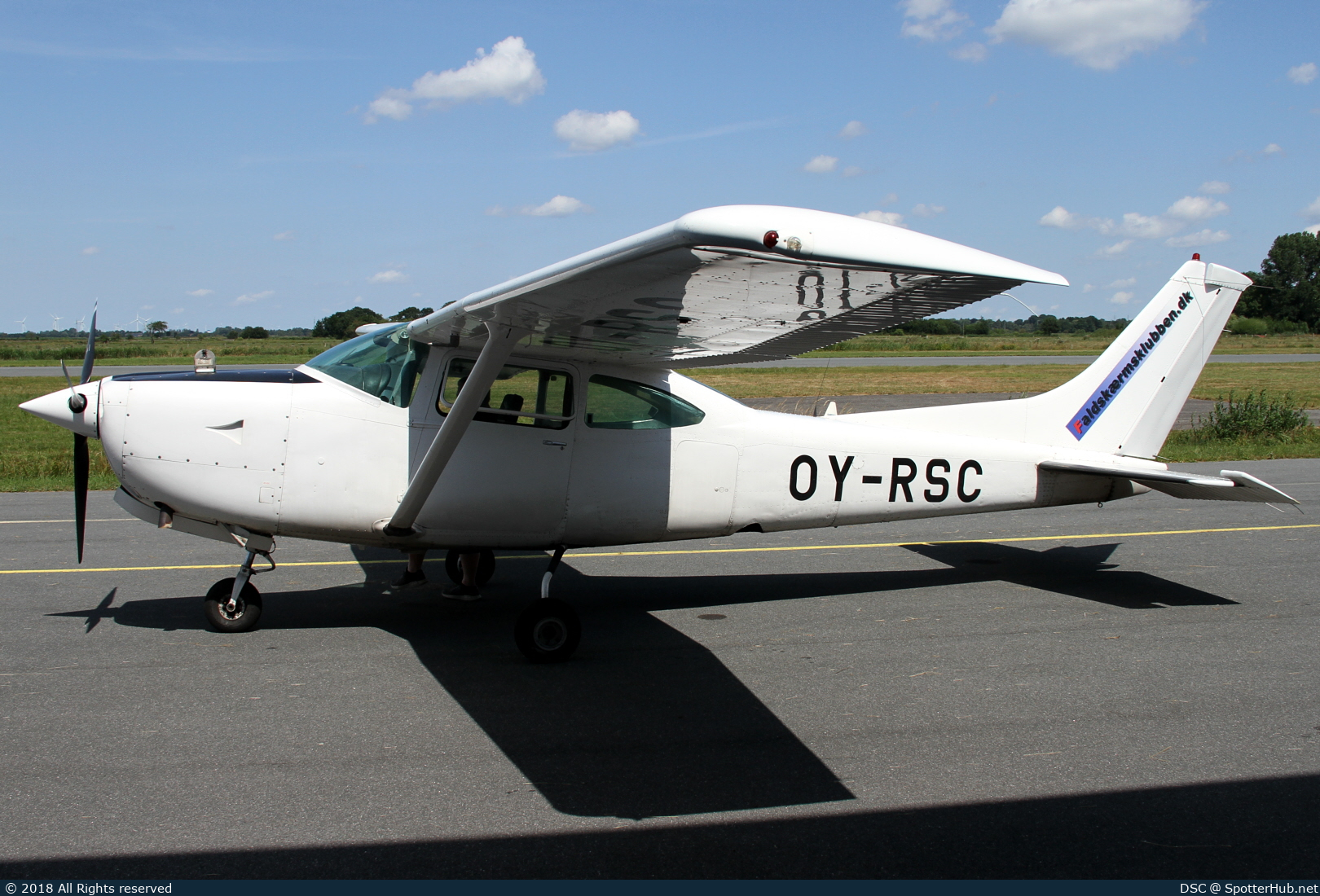 Photo of OY-RSC - Cessna TR182 Turbo Skylane RG operated by Faldskærmsklubben.dk