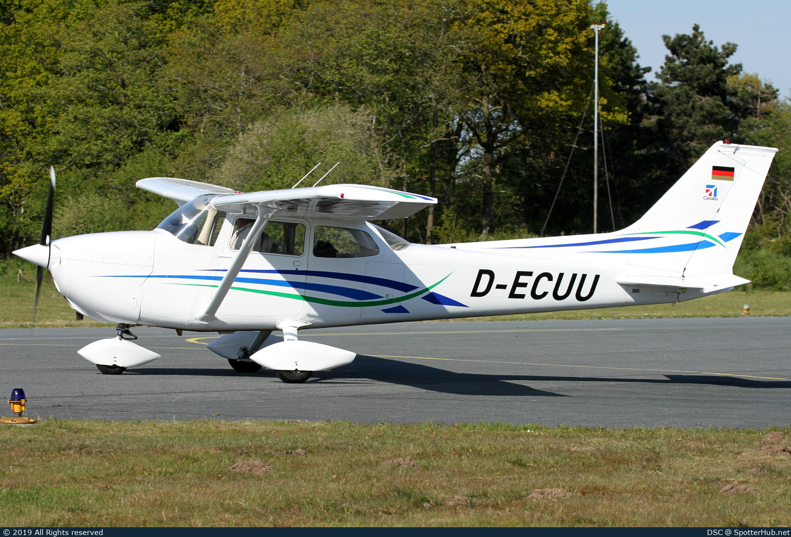 Photo of D-ECUU - Reims-Cessna F172P Skyhawk II operated by Luftsportverein Eschendorf
