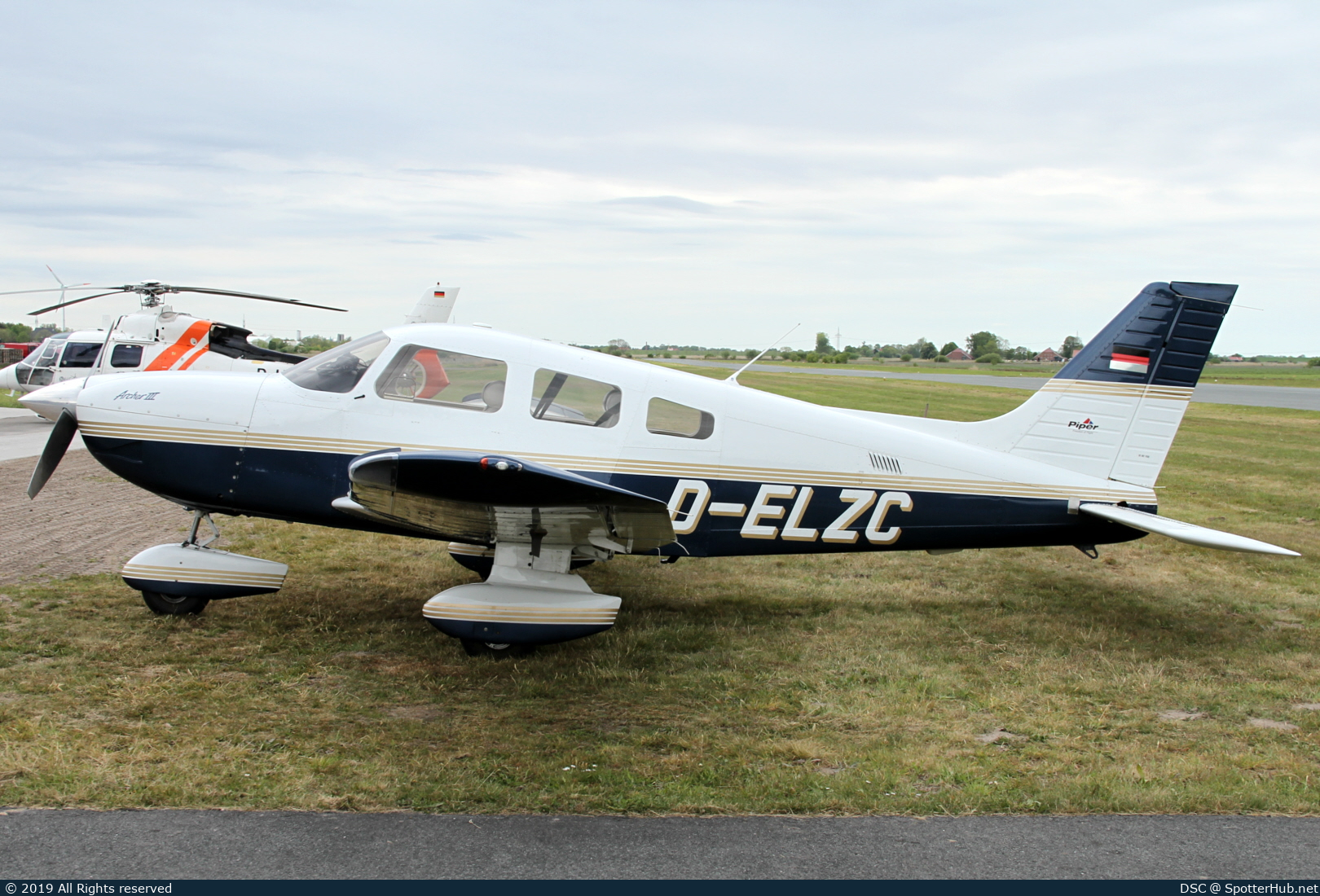 Photo of D-ELZC - Piper PA-28-181 Archer III operated by FVL Frankfurter Verein für Luftfahrt