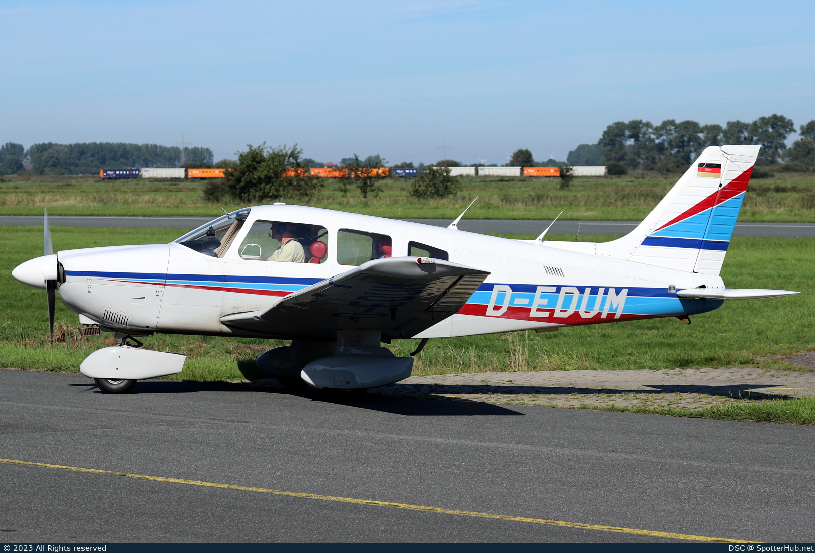 Photo of D-EDUM - Piper PA-28-181 Archer II operated by Flugsportclub Aschaffenburg-Großostheim