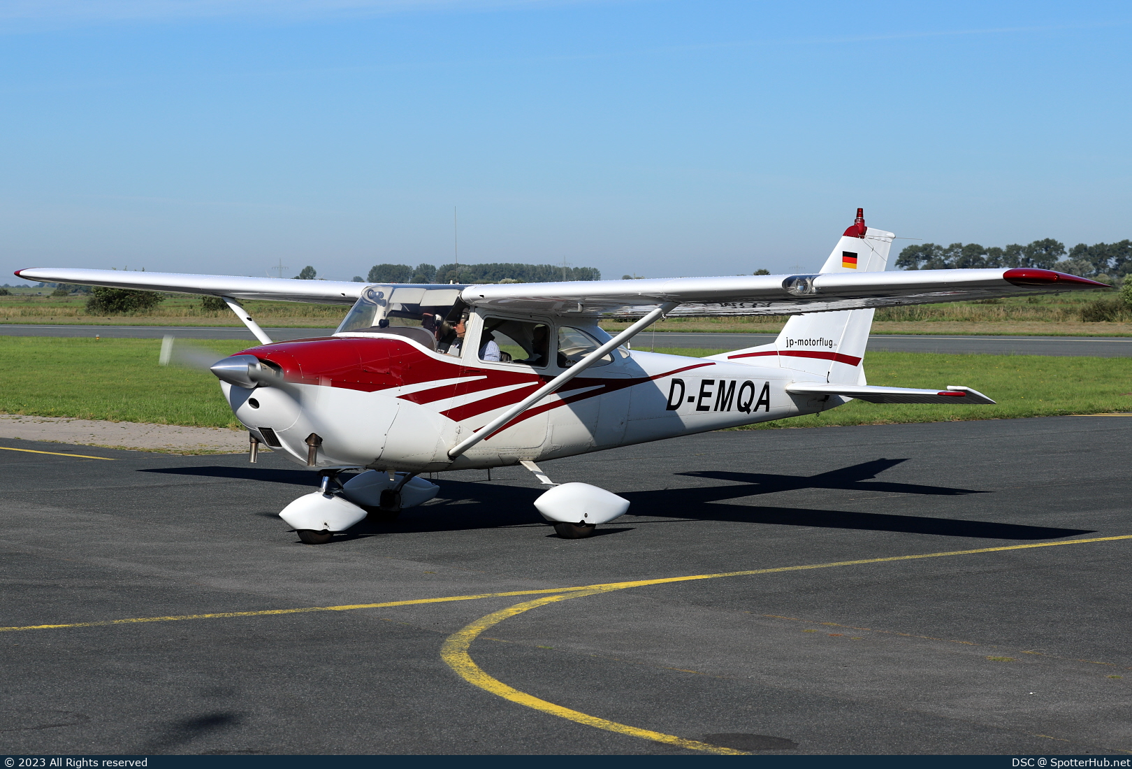 Photo of D-EMQA - Reims-Cessna F172E Skyhawk operated by JP Motorflugschule