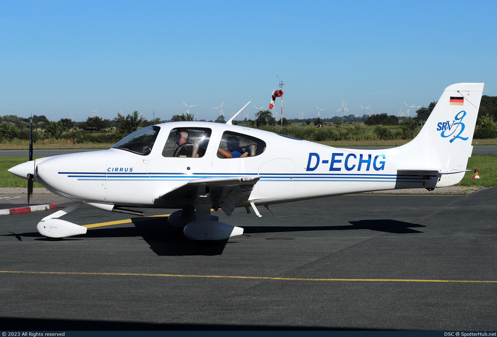 Photo of D-ECHG - Cirrus SR20 G2 operated by Private