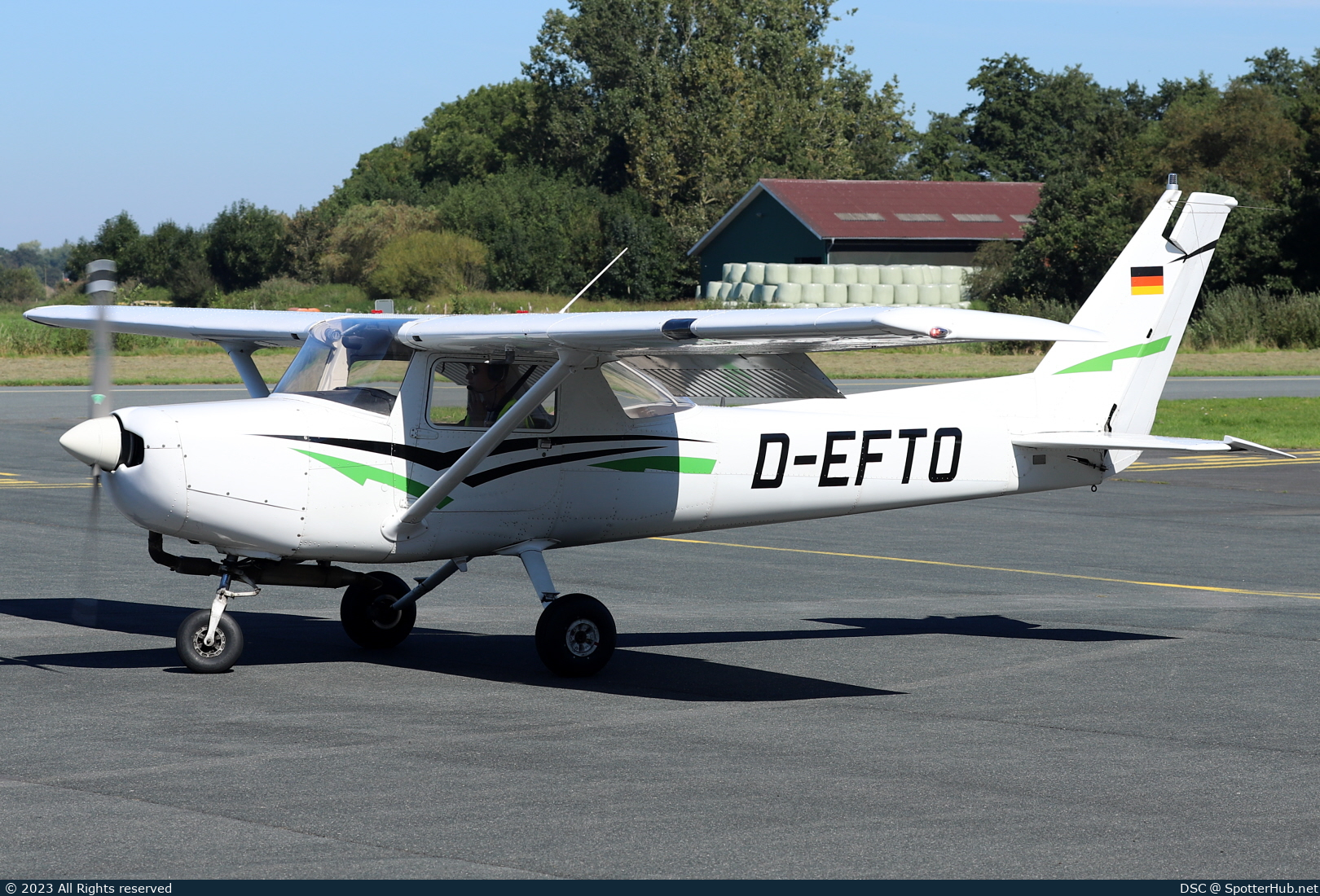 Photo of D-EFTO - Reims-Cessna F152 operated by Private