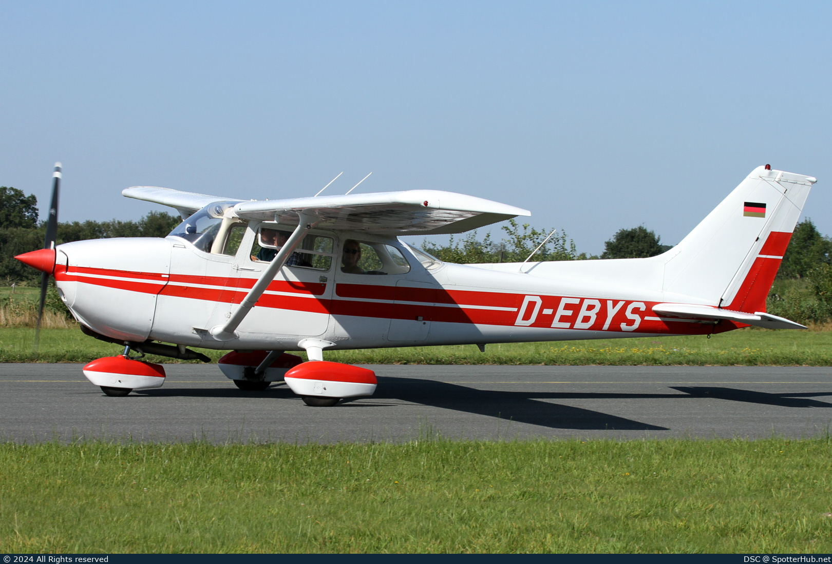 Photo of D-EBYS - Reims-Cessna F172N Skyhawk operated by Private